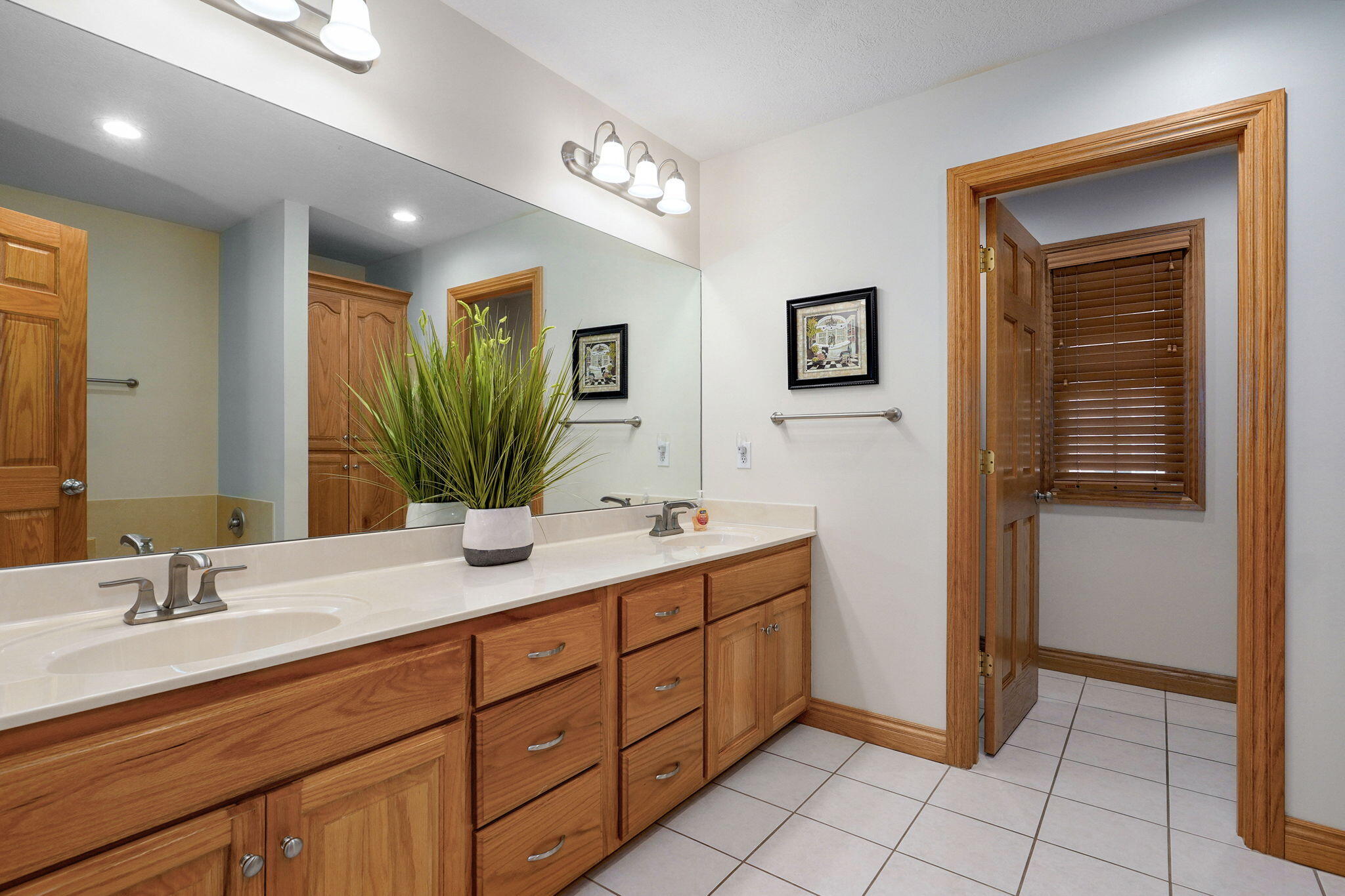 2411 West Dearborn Street Property Photo 43