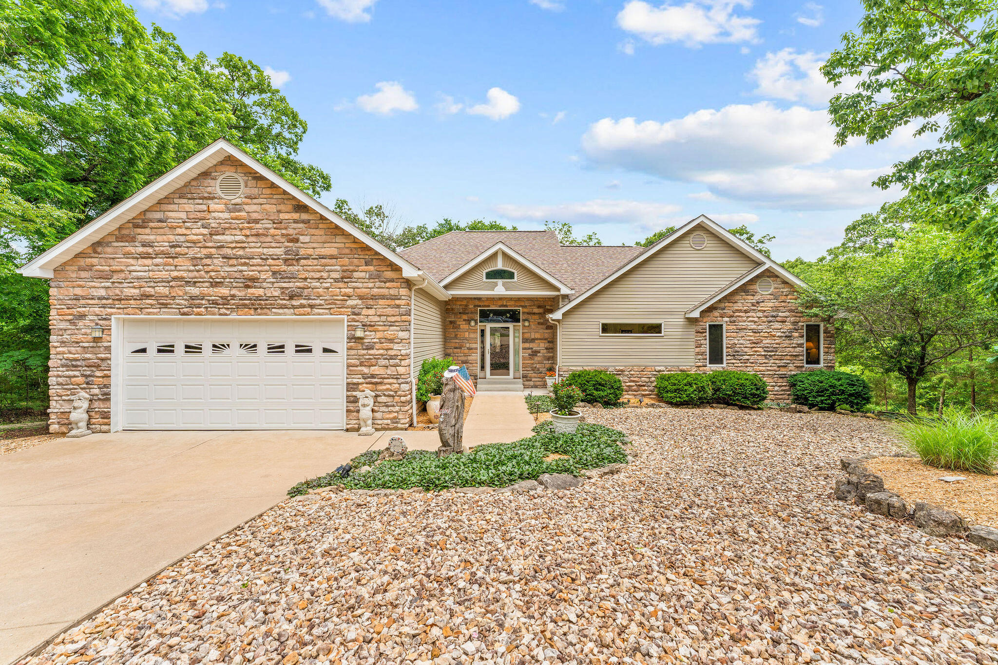 159 Oak Tree Point Lane Property Photo 1