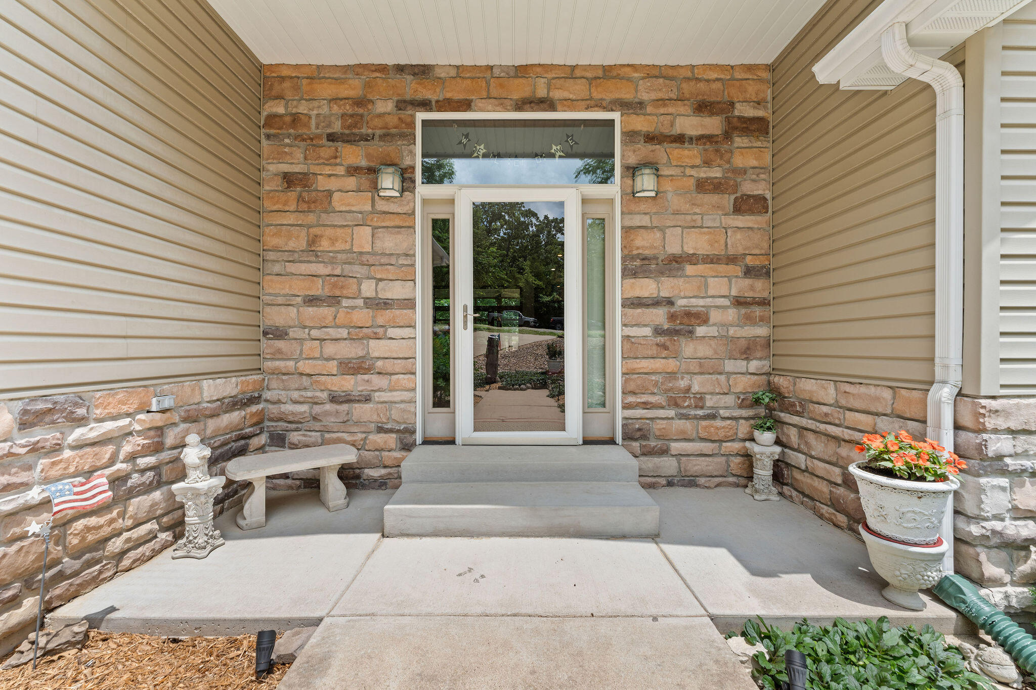 159 Oak Tree Point Lane Property Photo 4