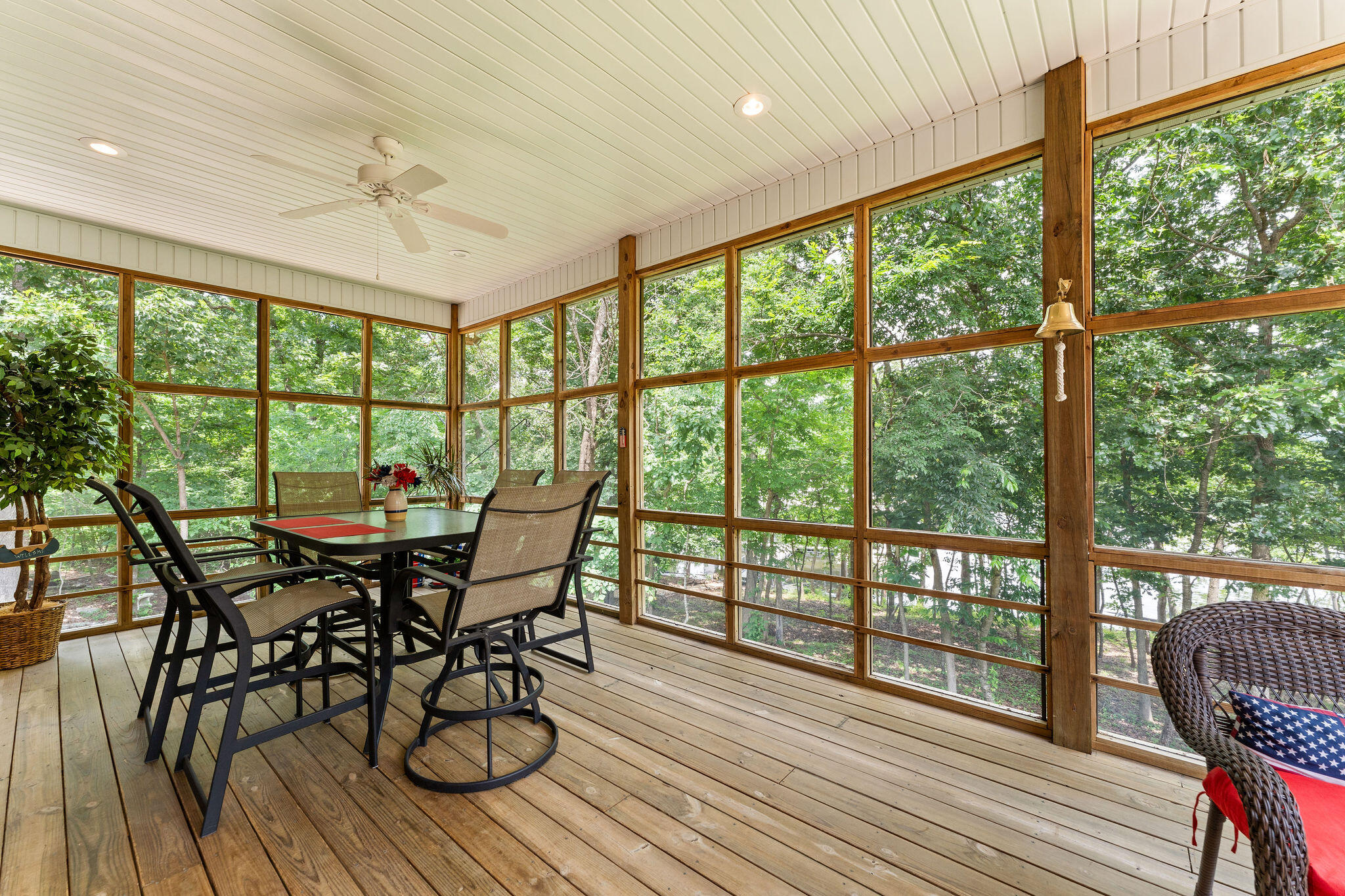 159 Oak Tree Point Lane Property Photo 9