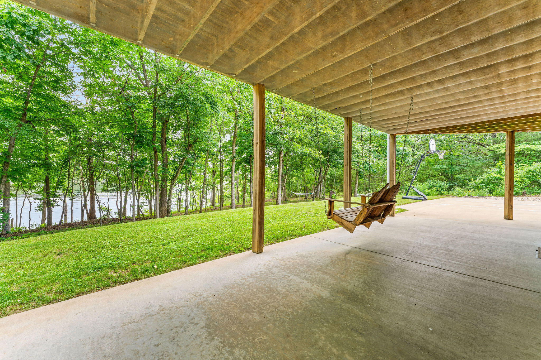 159 Oak Tree Point Lane Property Photo 10