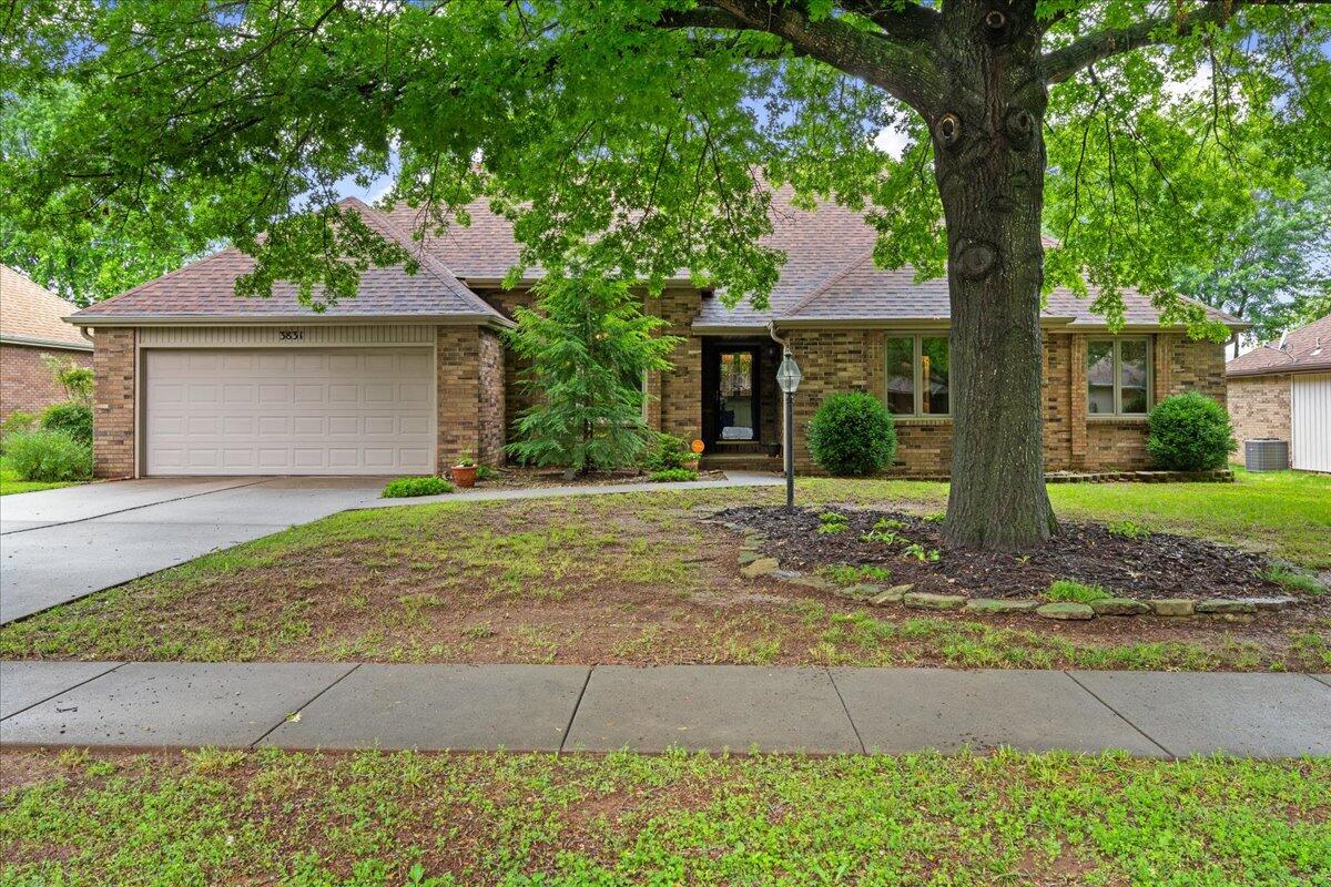 3831 North Delaware Avenue Property Photo 1