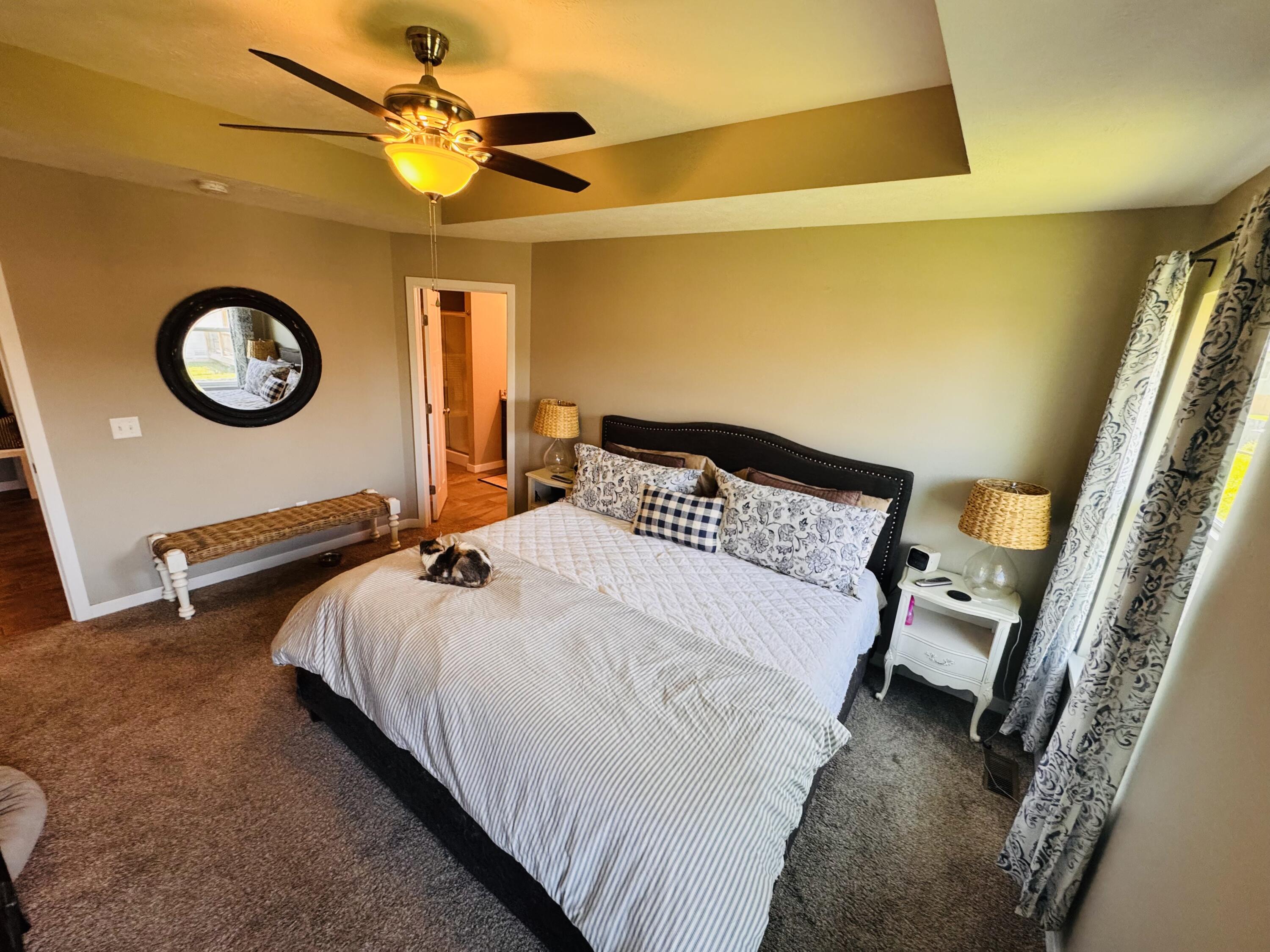 607 East Selby Drive Property Photo 10