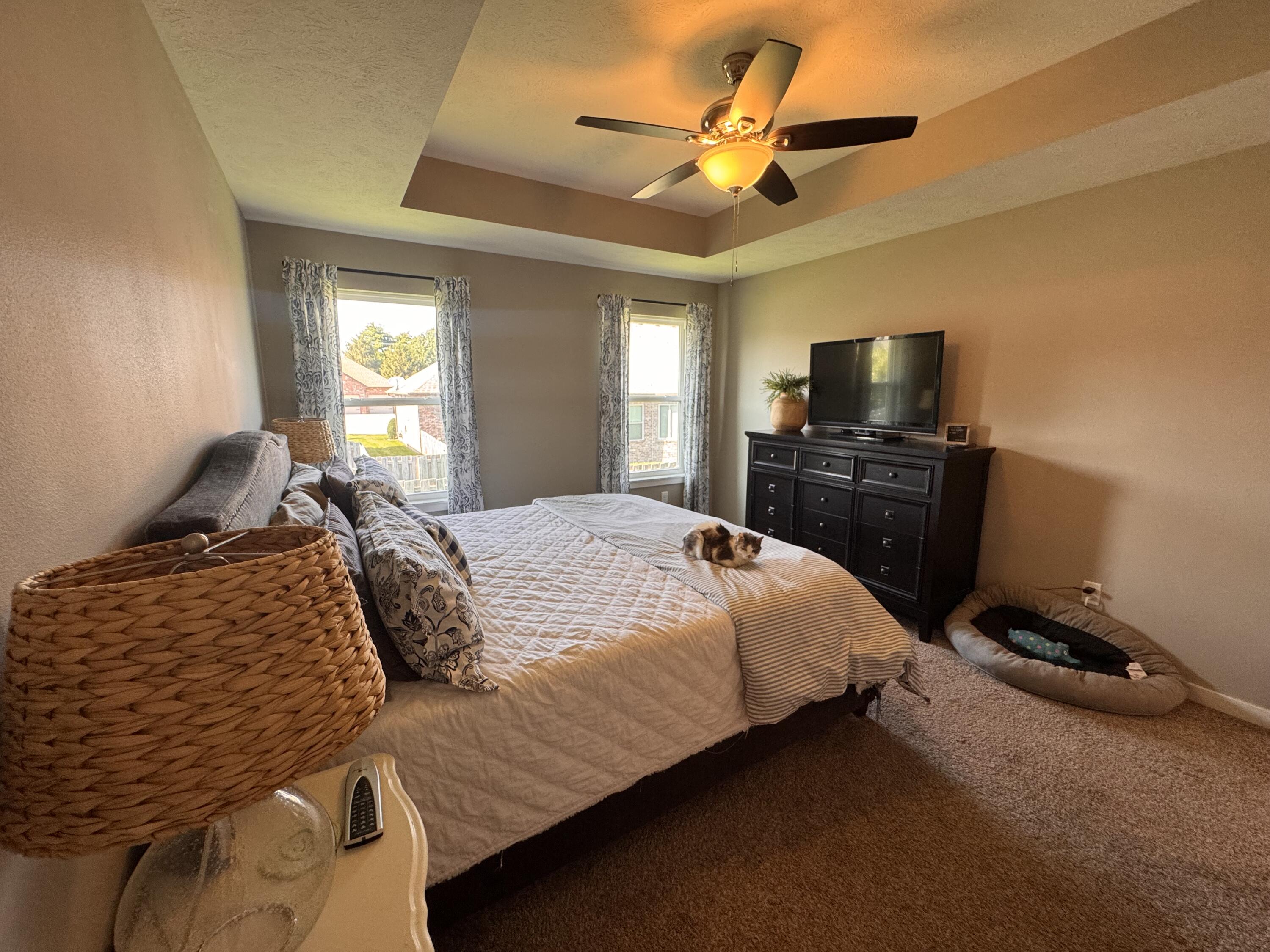 607 East Selby Drive Property Photo 11
