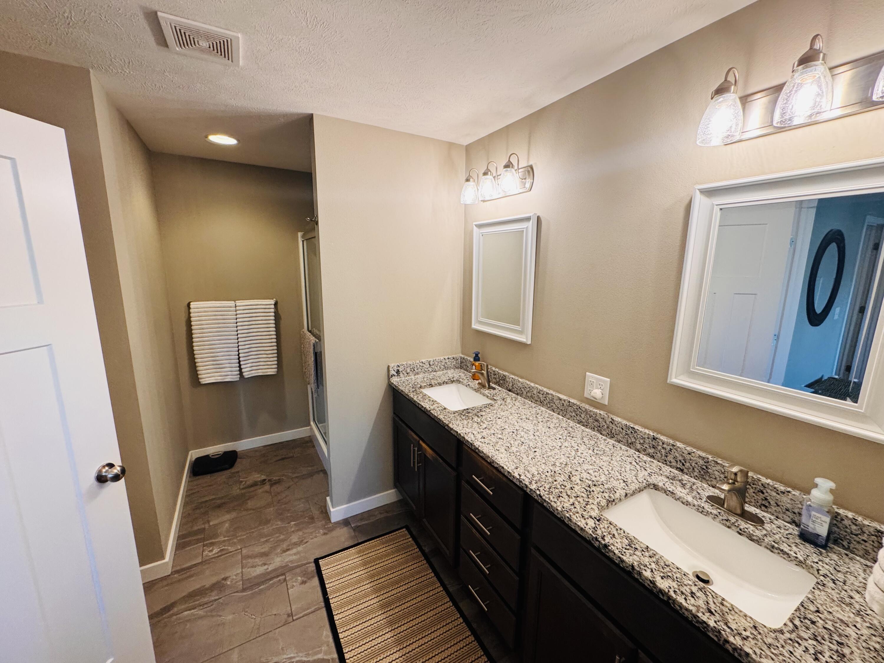 607 East Selby Drive Property Photo 12