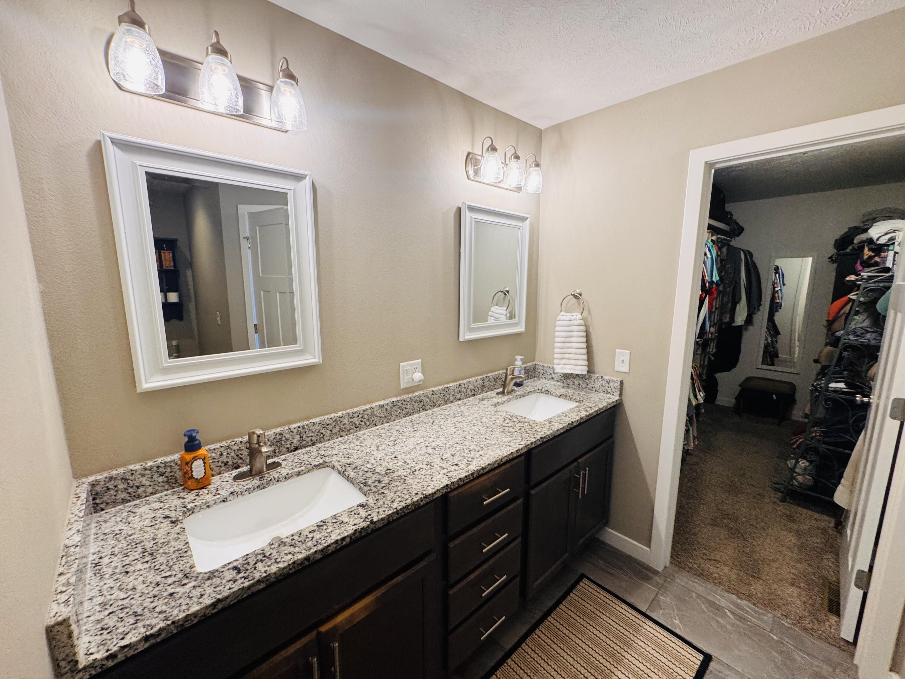 607 East Selby Drive Property Photo 15
