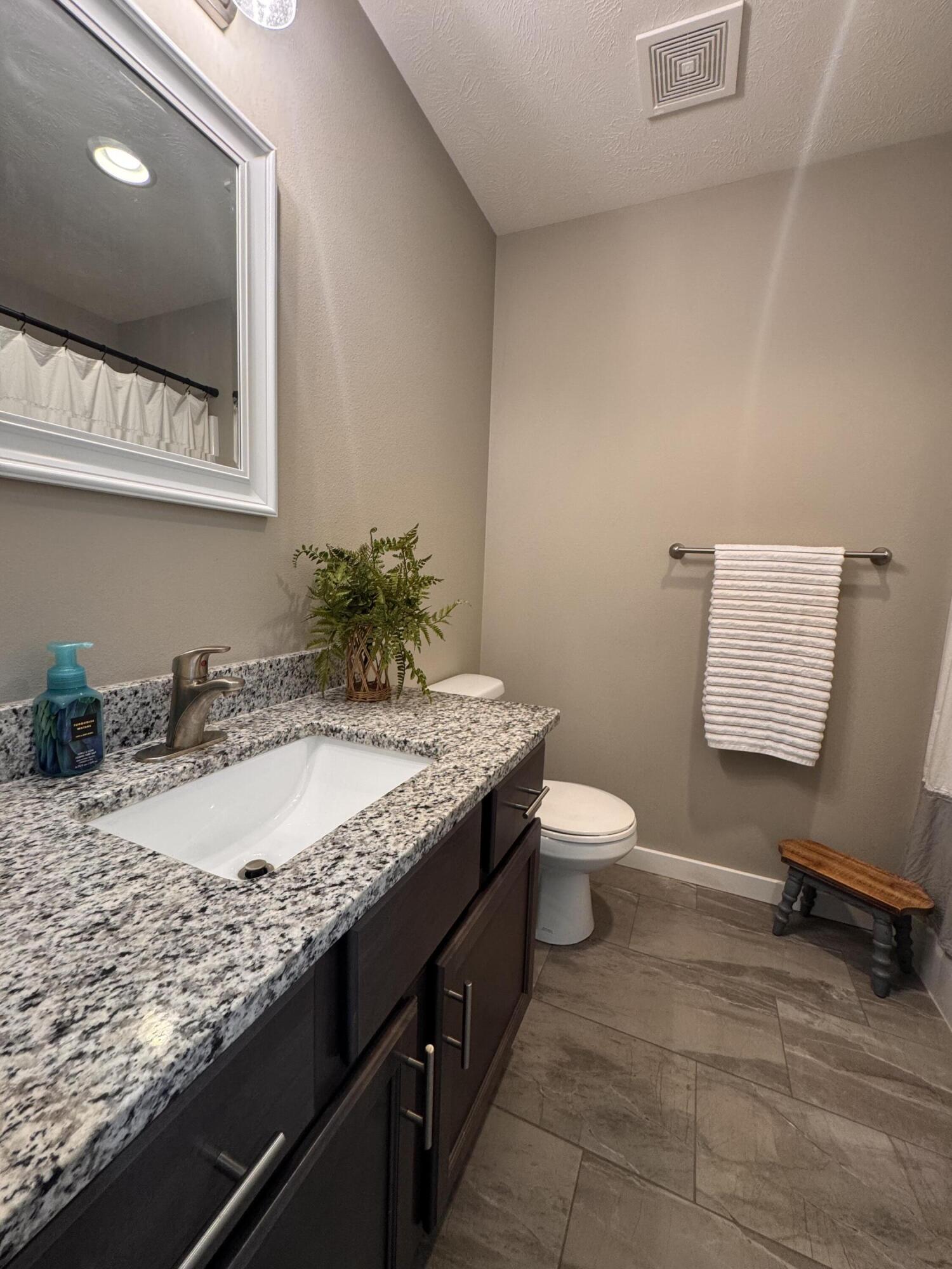 607 East Selby Drive Property Photo 18