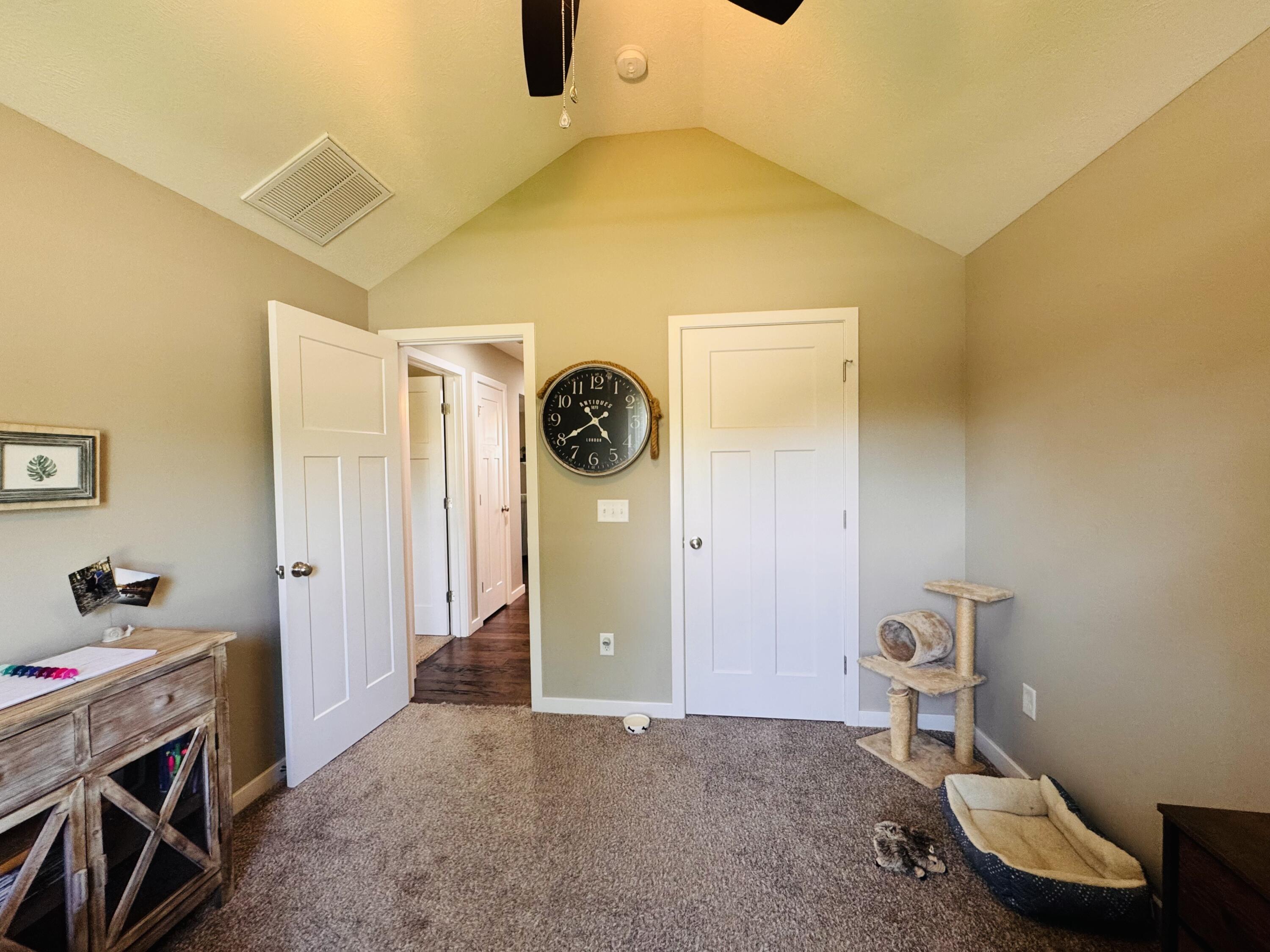 607 East Selby Drive Property Photo 19