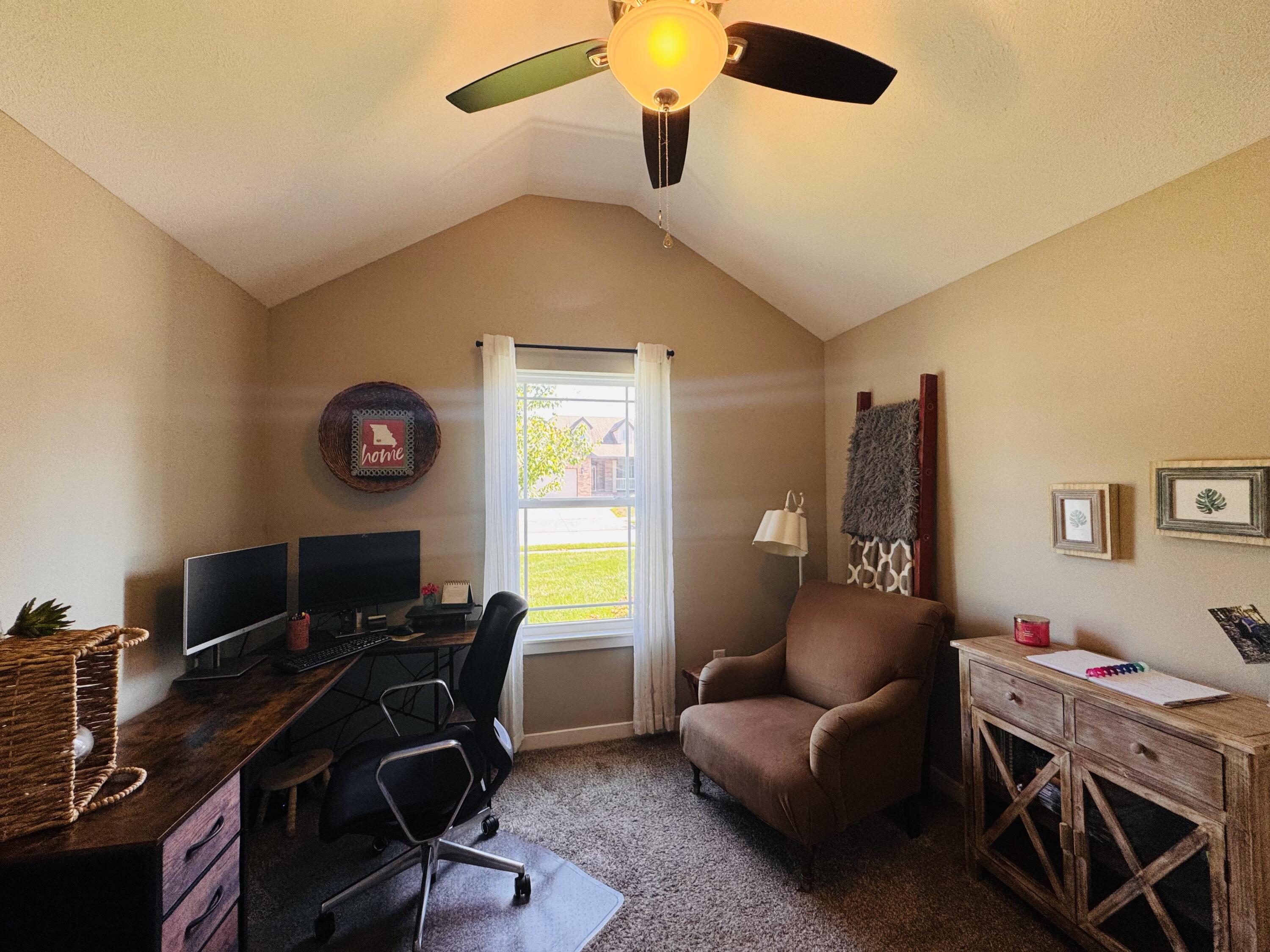 607 East Selby Drive Property Photo 20