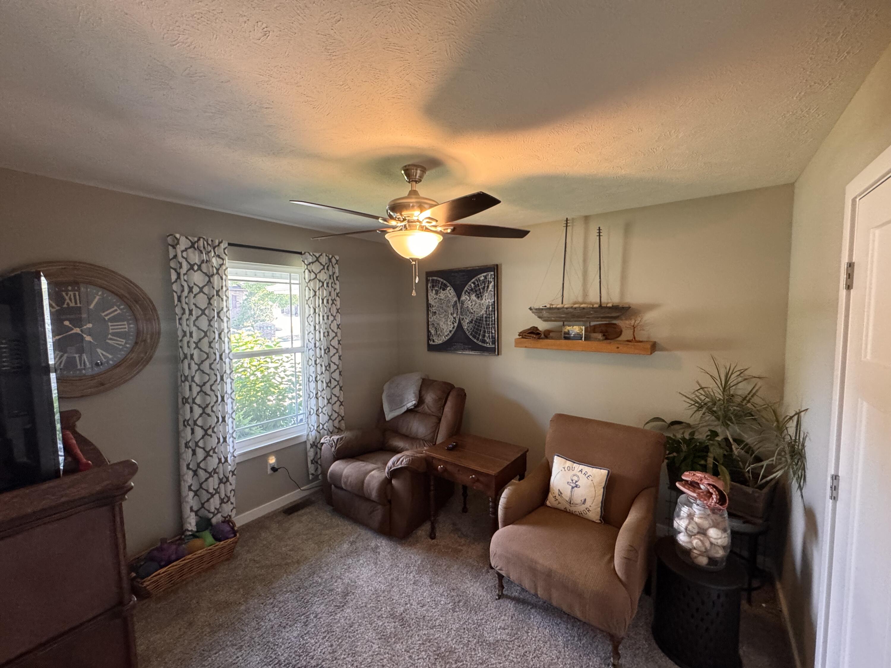 607 East Selby Drive Property Photo 21