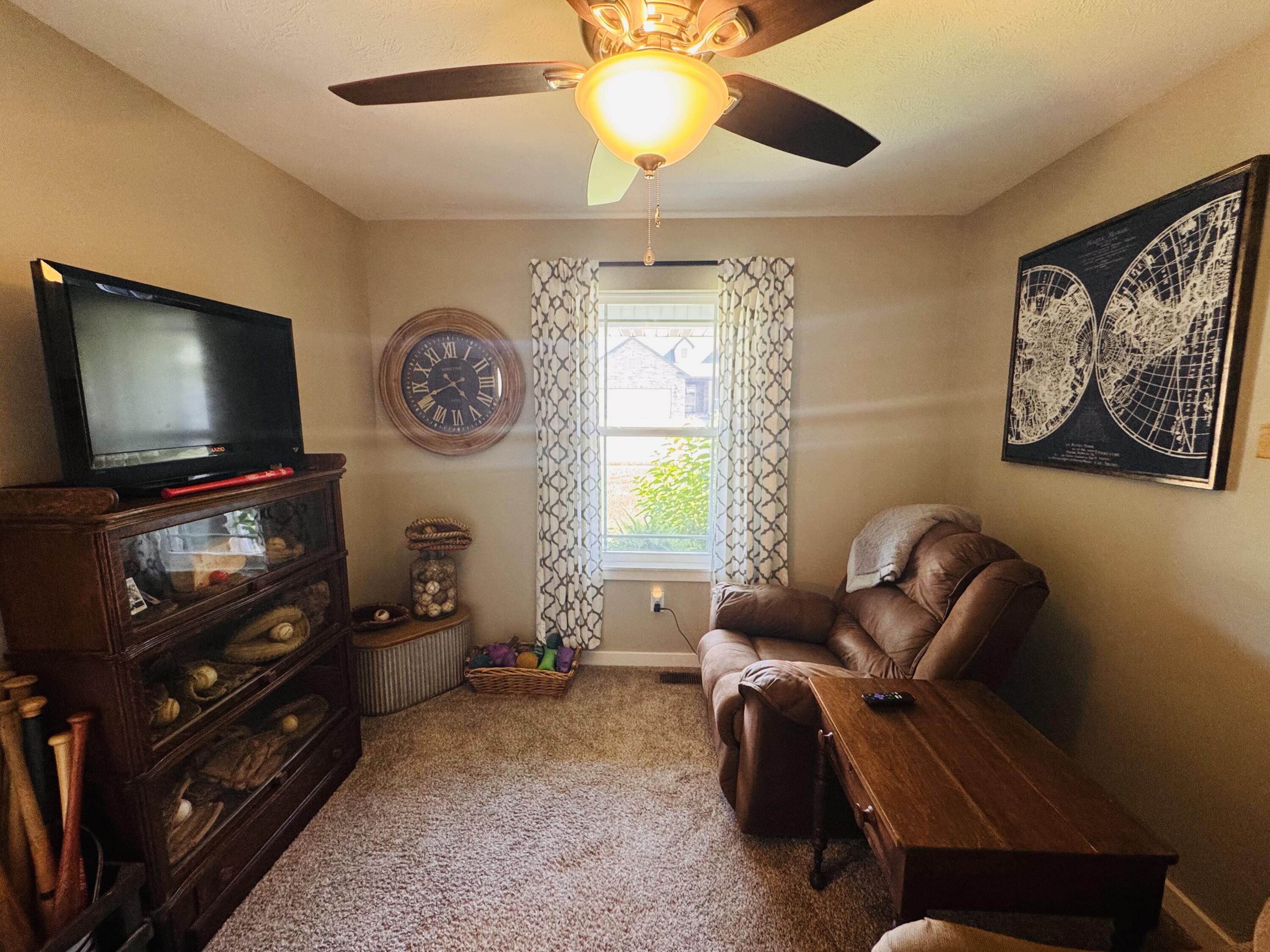 607 East Selby Drive Property Photo 22