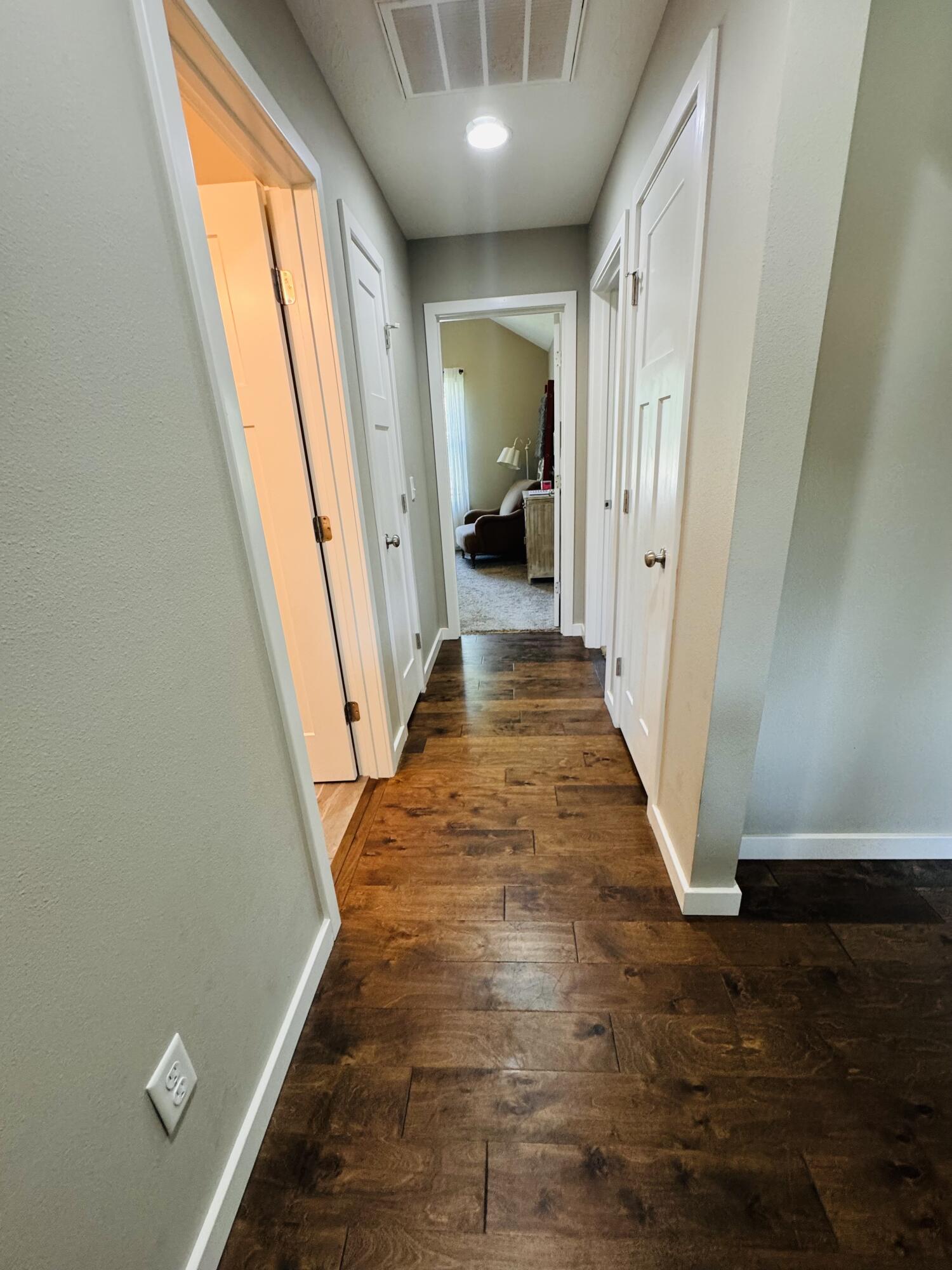 607 East Selby Drive Property Photo 24