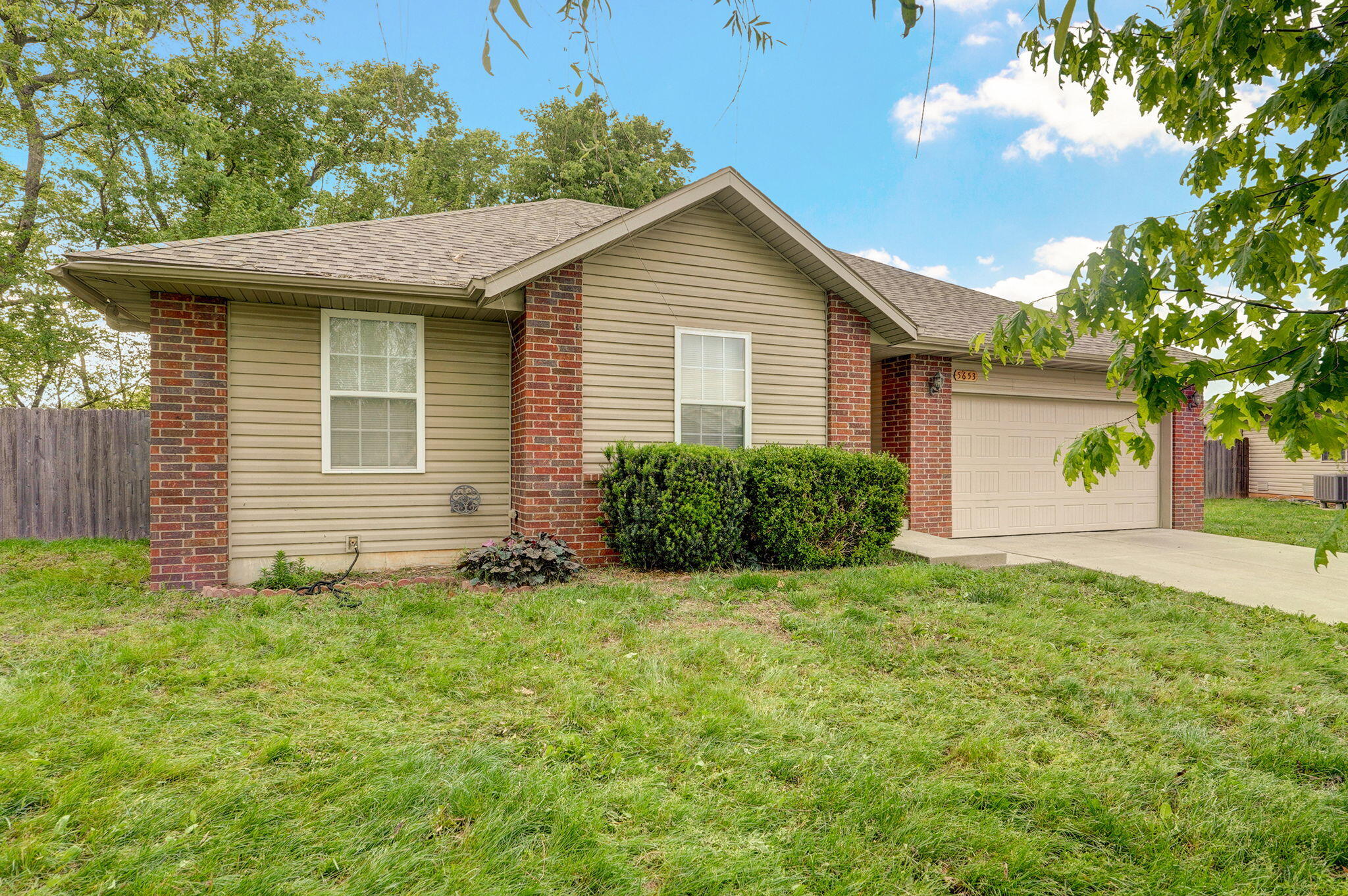 5653 West Longleaf Drive Property Photo 1