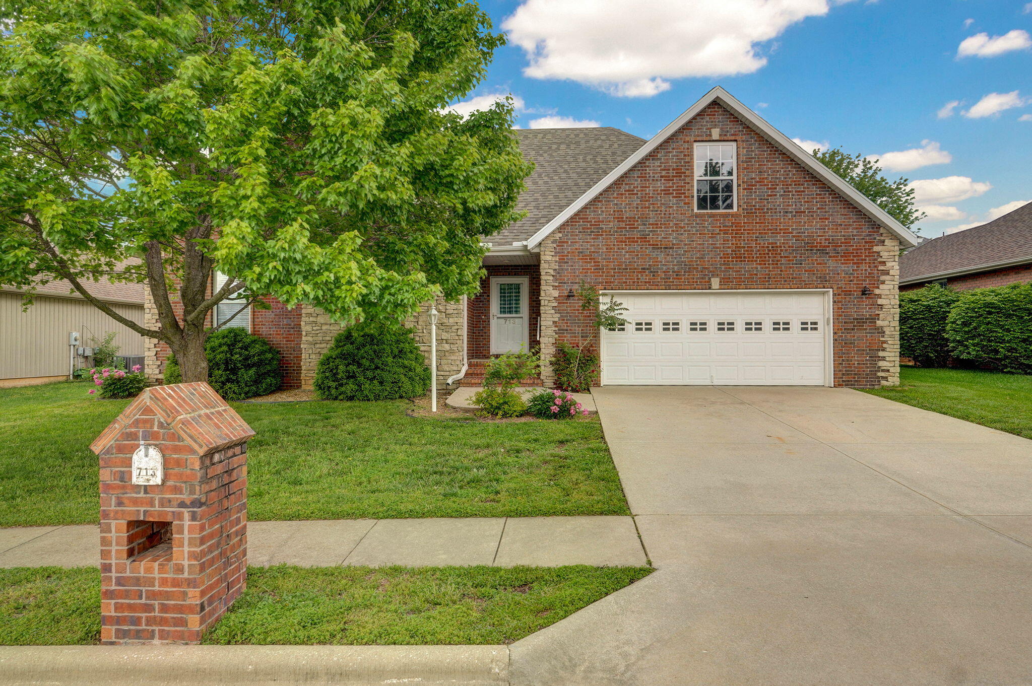 713 River Rock Court Property Photo 1