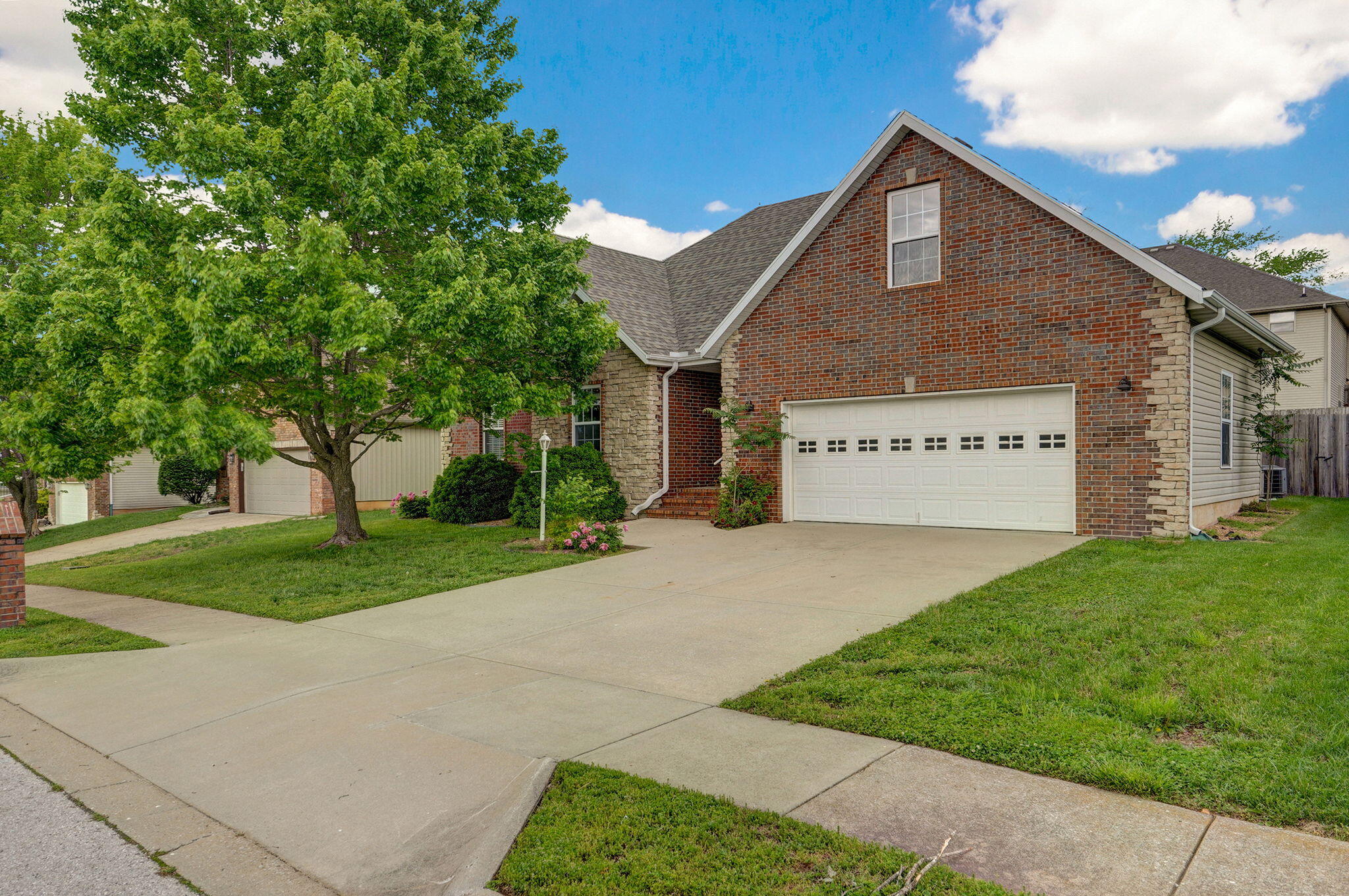 713 River Rock Court Property Photo 2