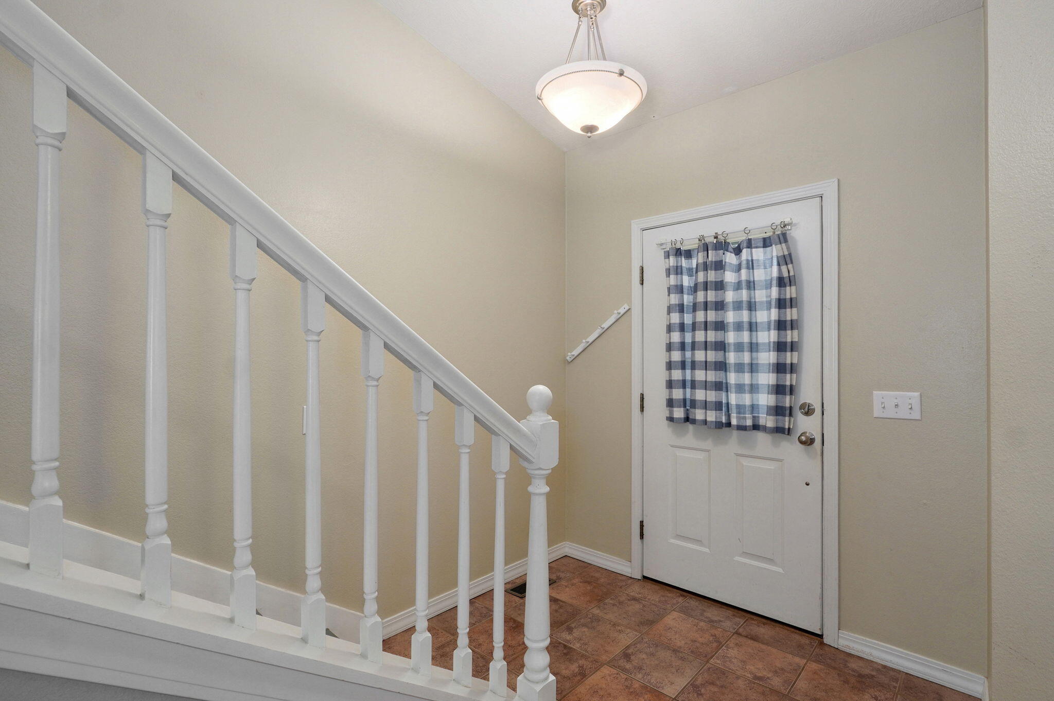 713 River Rock Court Property Photo 4