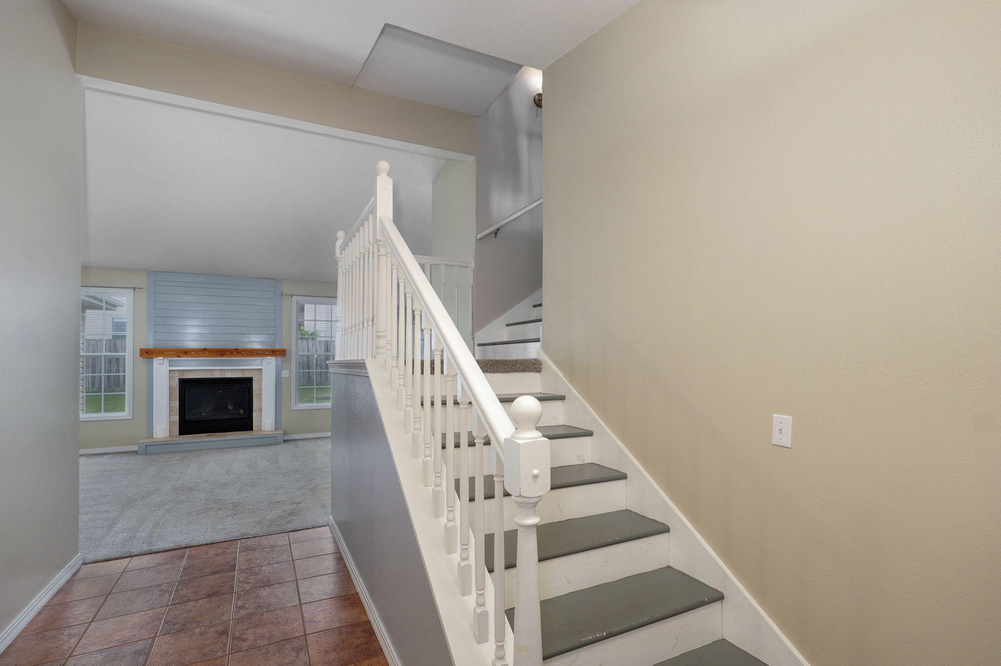 713 River Rock Court Property Photo 5