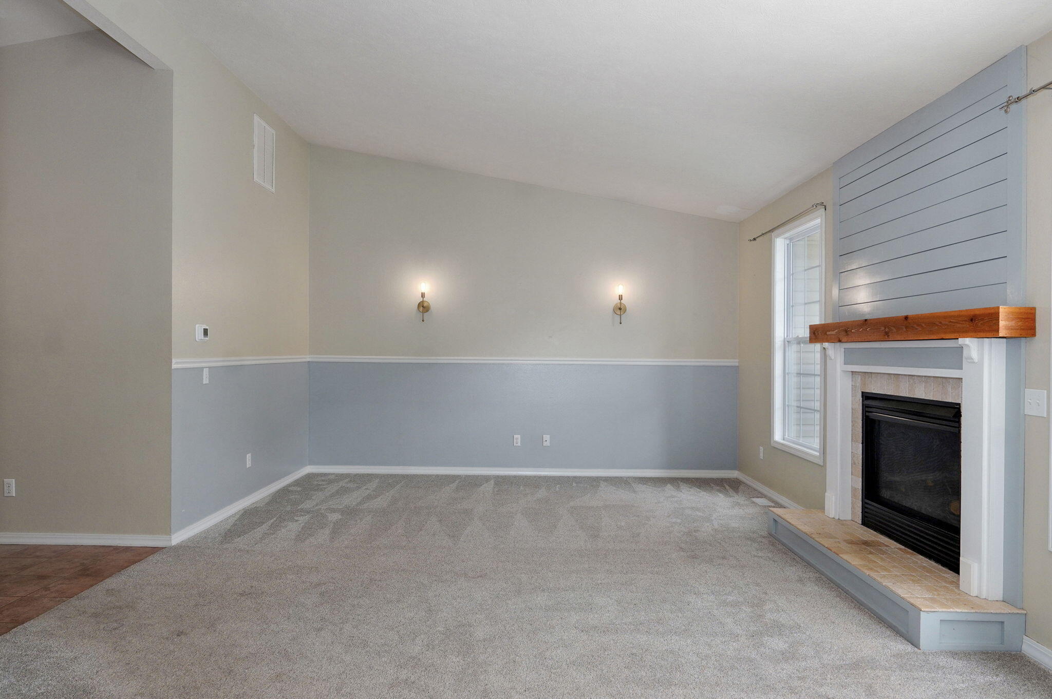 713 River Rock Court Property Photo 8