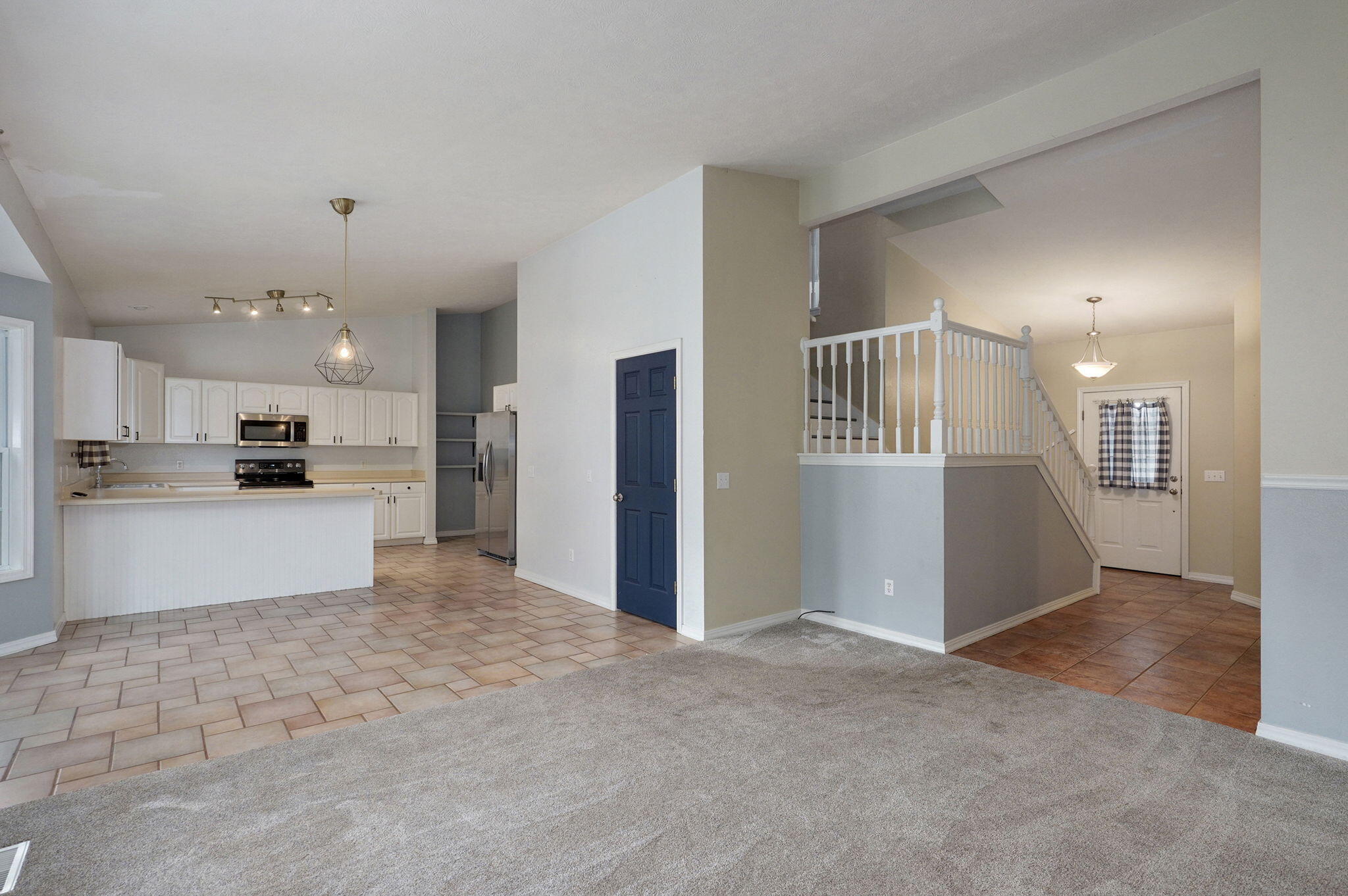 713 River Rock Court Property Photo 11