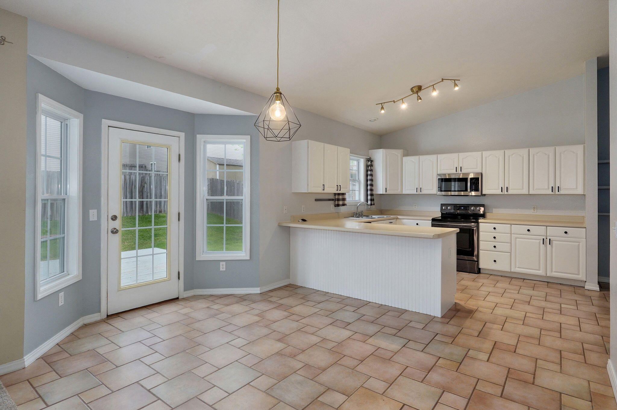 713 River Rock Court Property Photo 12