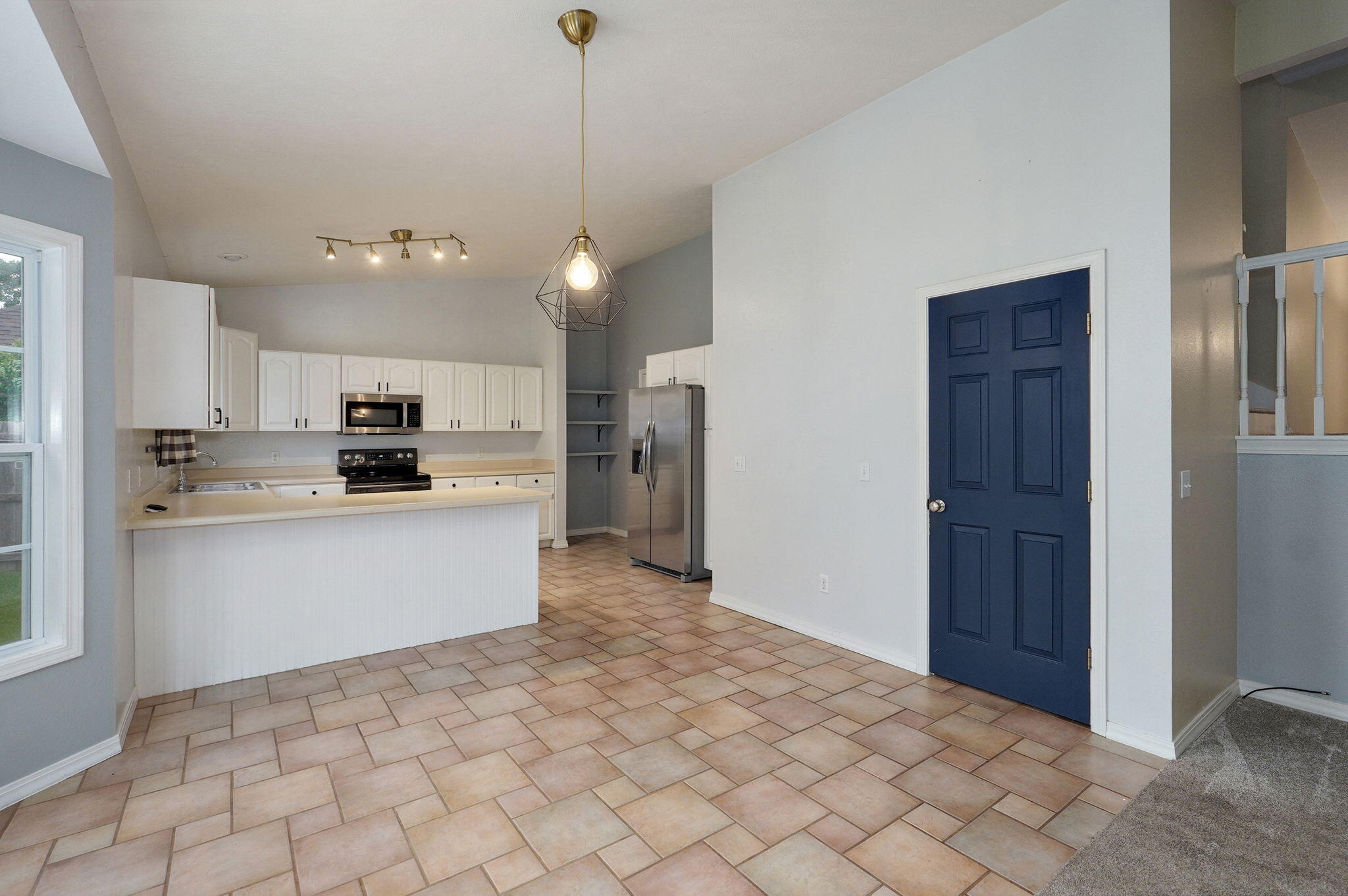 713 River Rock Court Property Photo 13