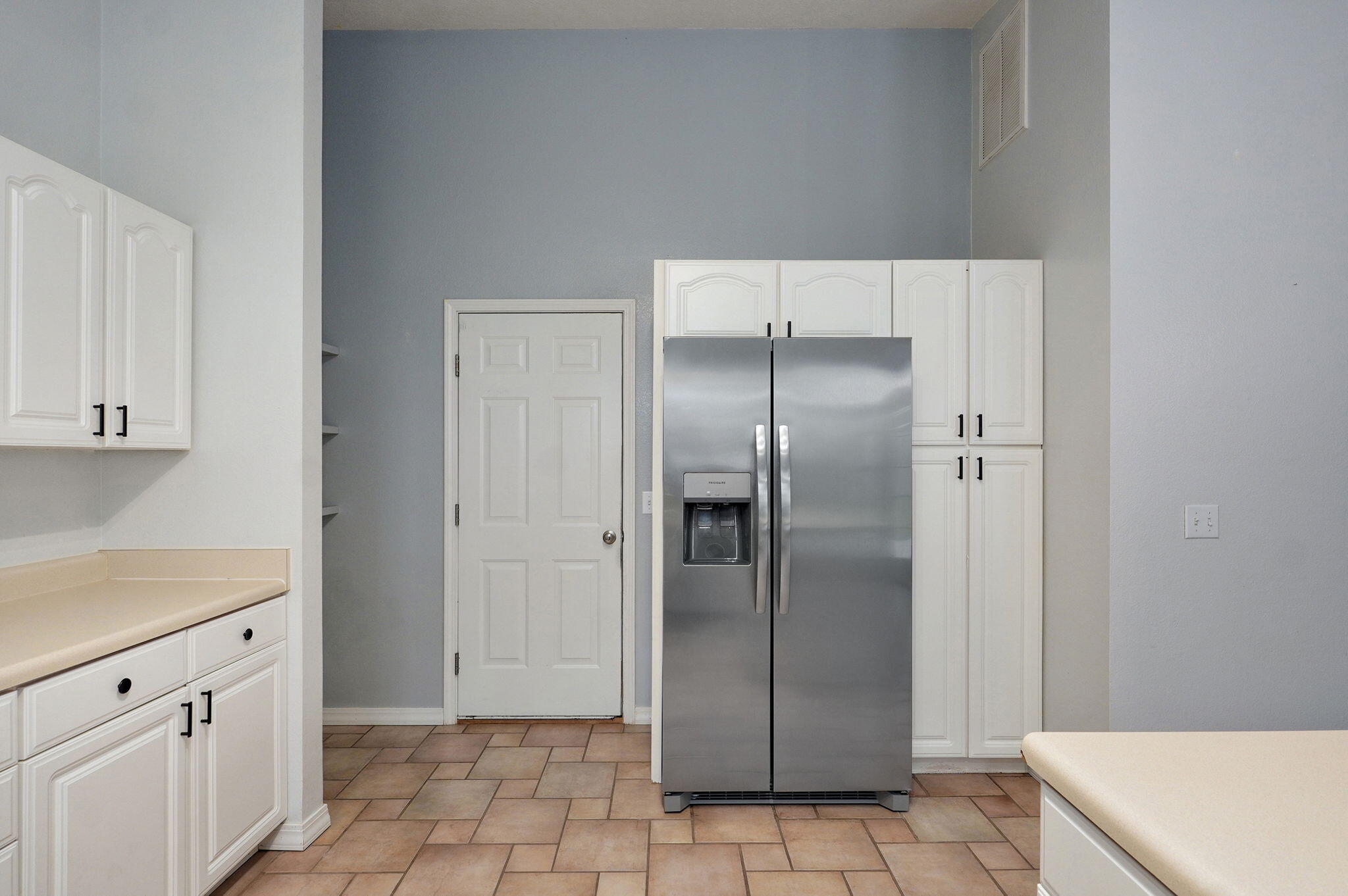 713 River Rock Court Property Photo 17