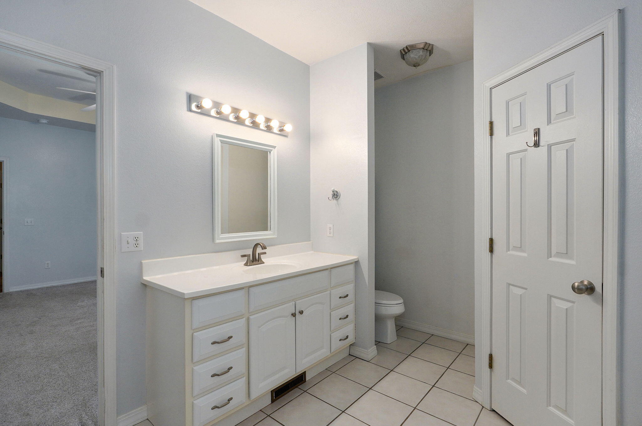 713 River Rock Court Property Photo 22