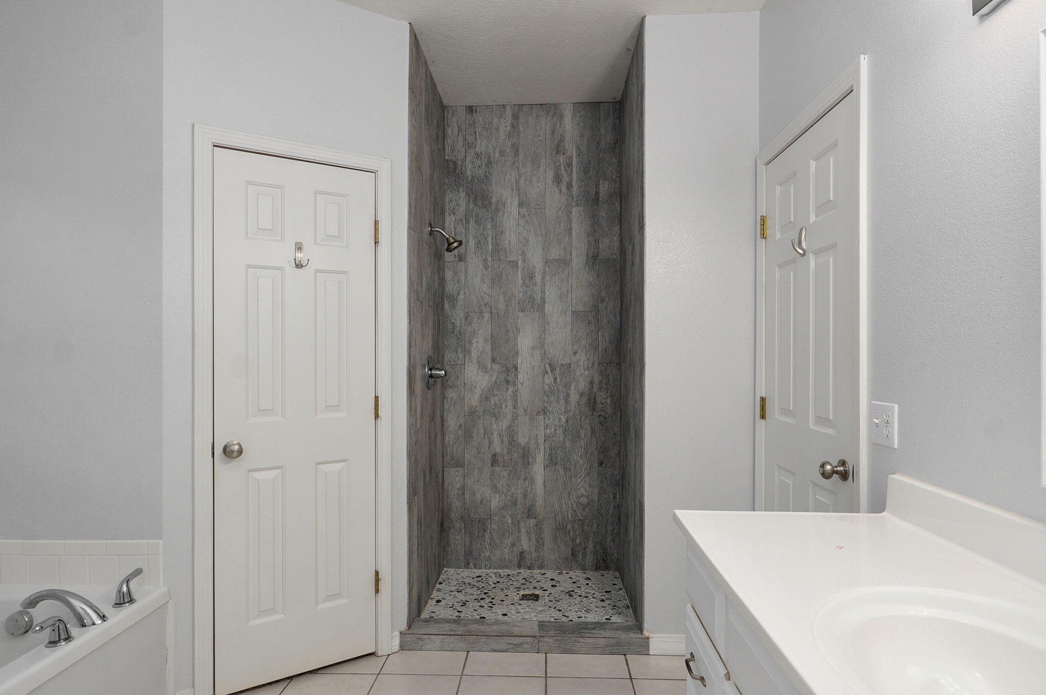 713 River Rock Court Property Photo 23