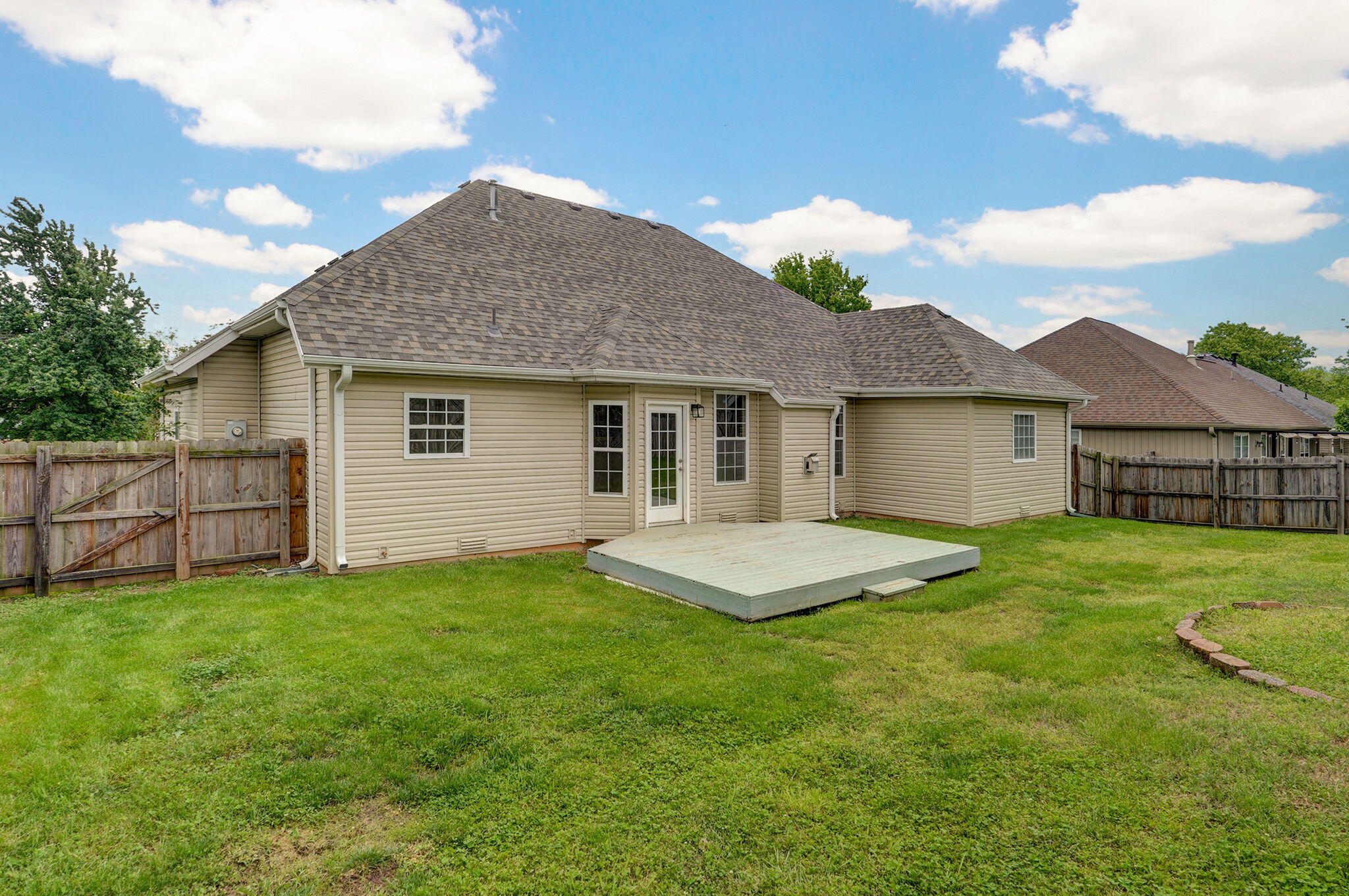 713 River Rock Court Property Photo 33