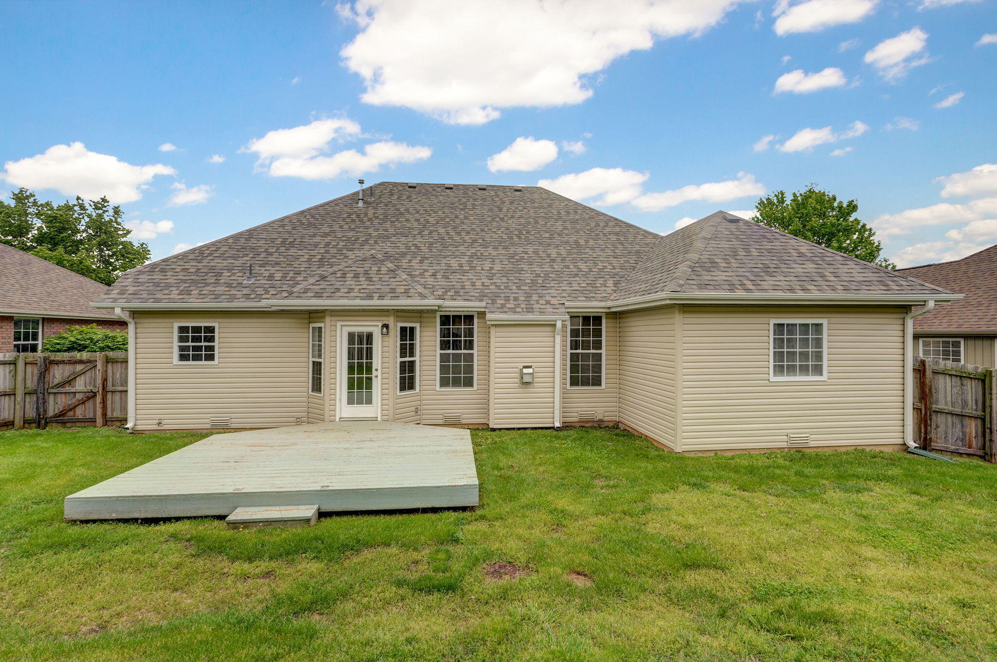 713 River Rock Court Property Photo 34