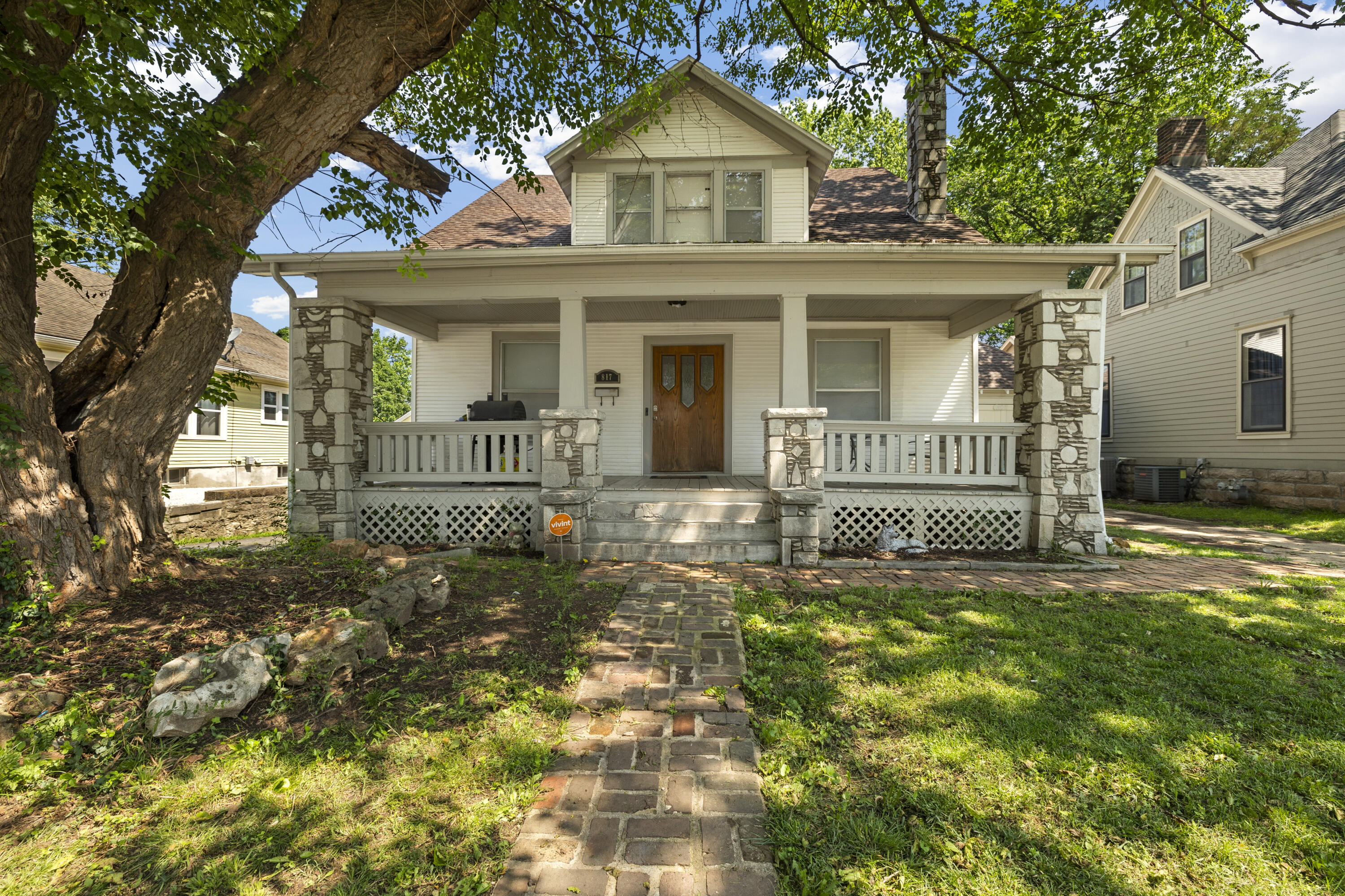 817 West Walnut Street Property Photo 1