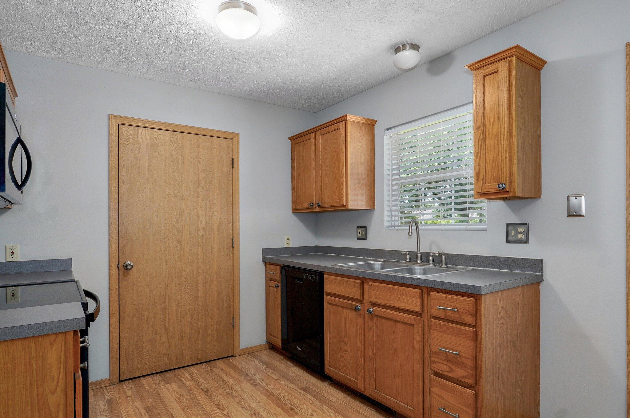 1651 South Mahn Court Property Photo 9