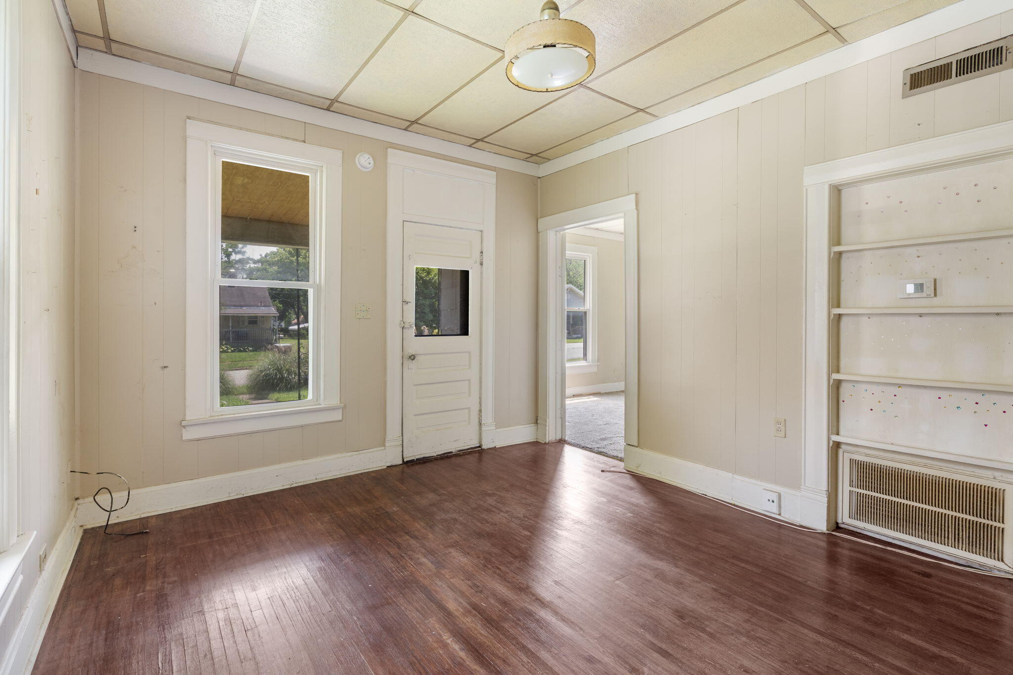 1123 West Hovey Street Property Photo 3