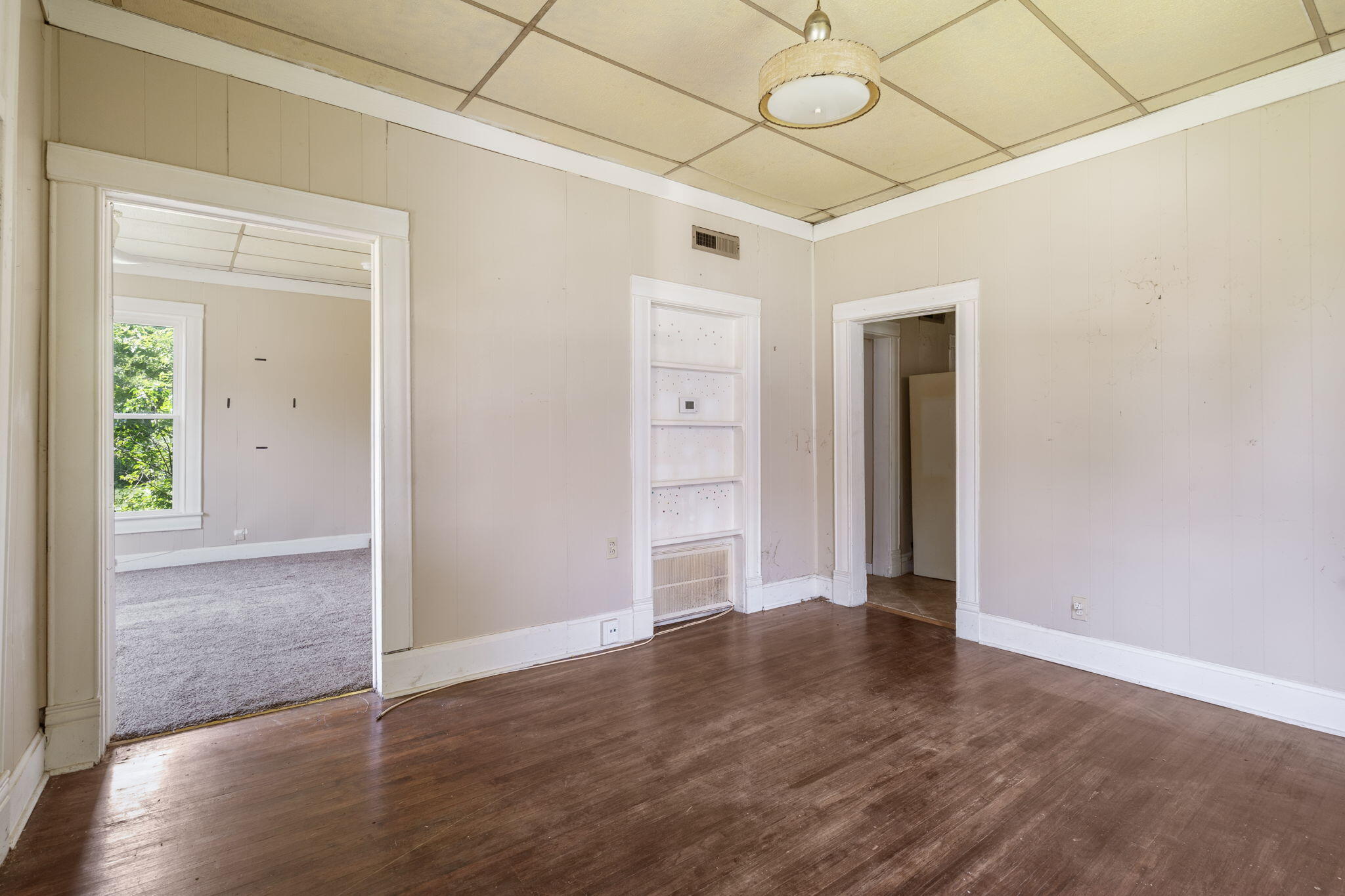 1123 West Hovey Street Property Photo 4