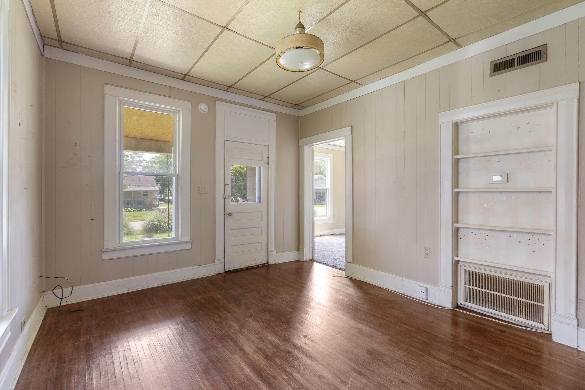 1123 West Hovey Street Property Photo 5