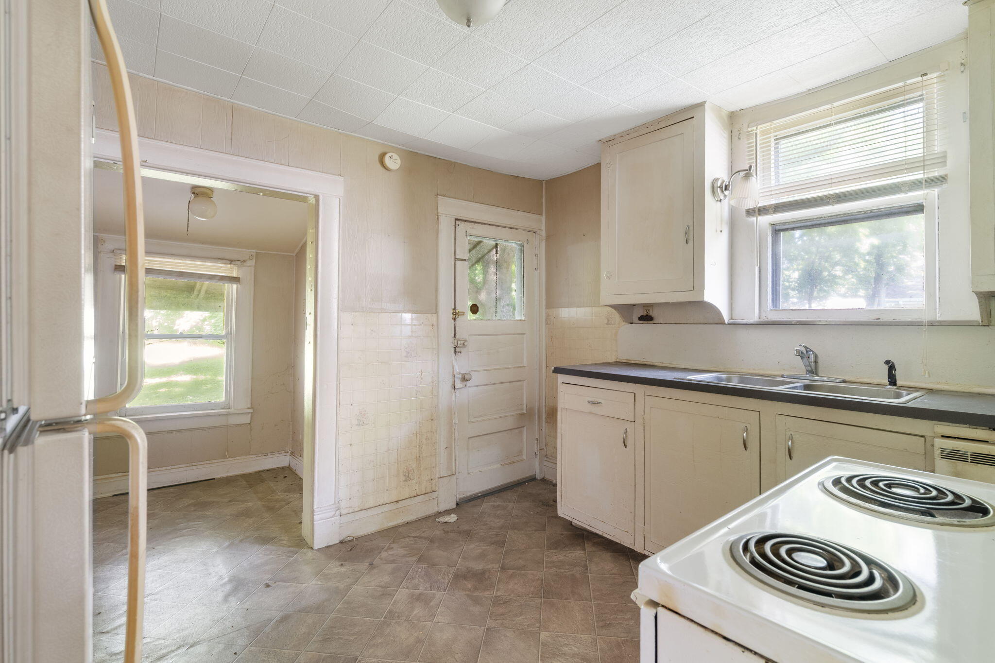 1123 West Hovey Street Property Photo 6