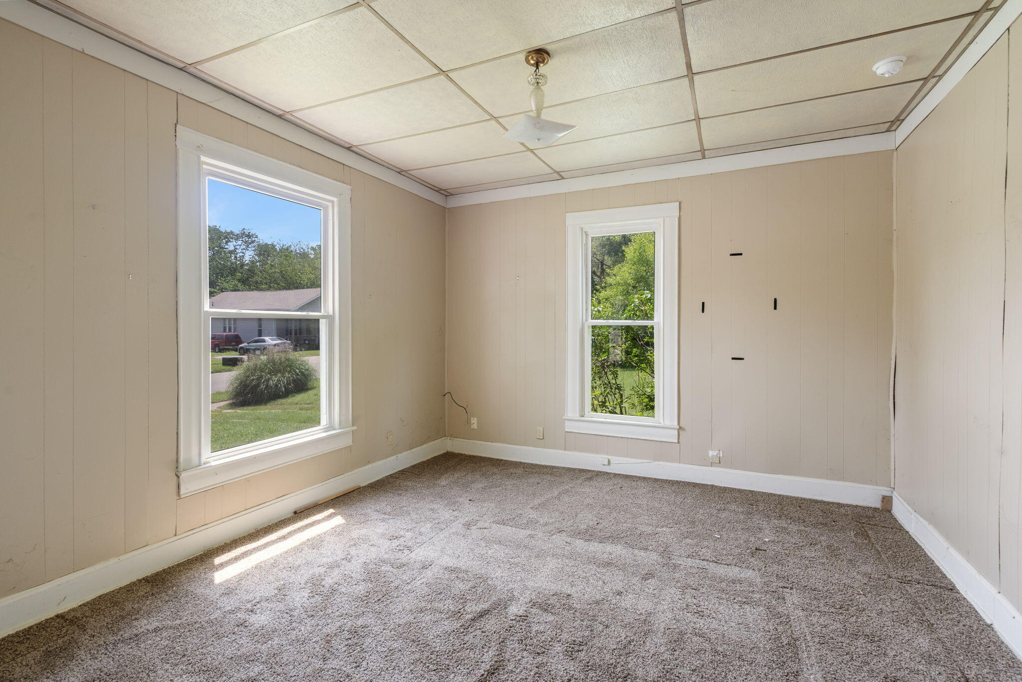 1123 West Hovey Street Property Photo 8