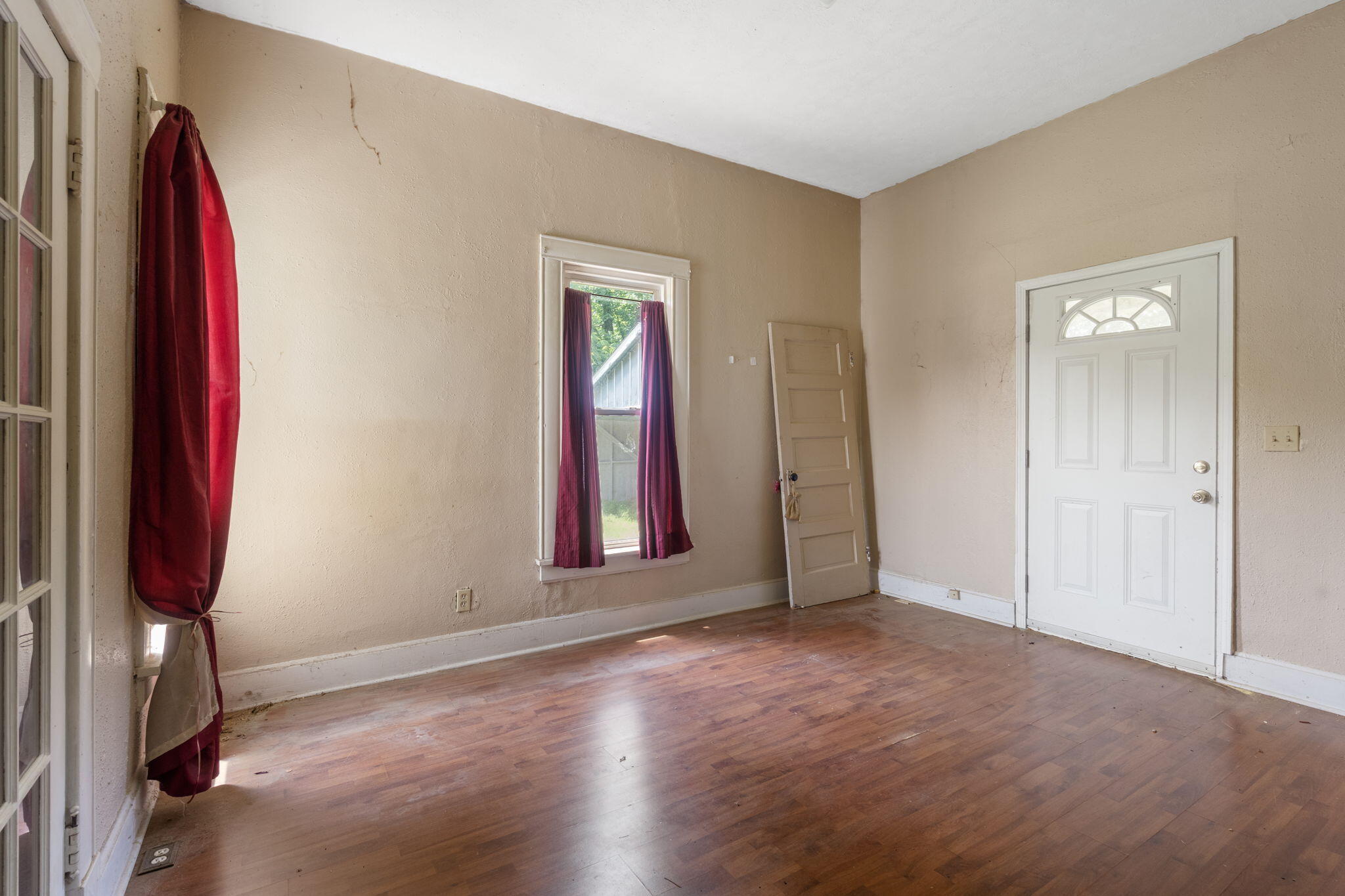 1123 West Hovey Street Property Photo 12