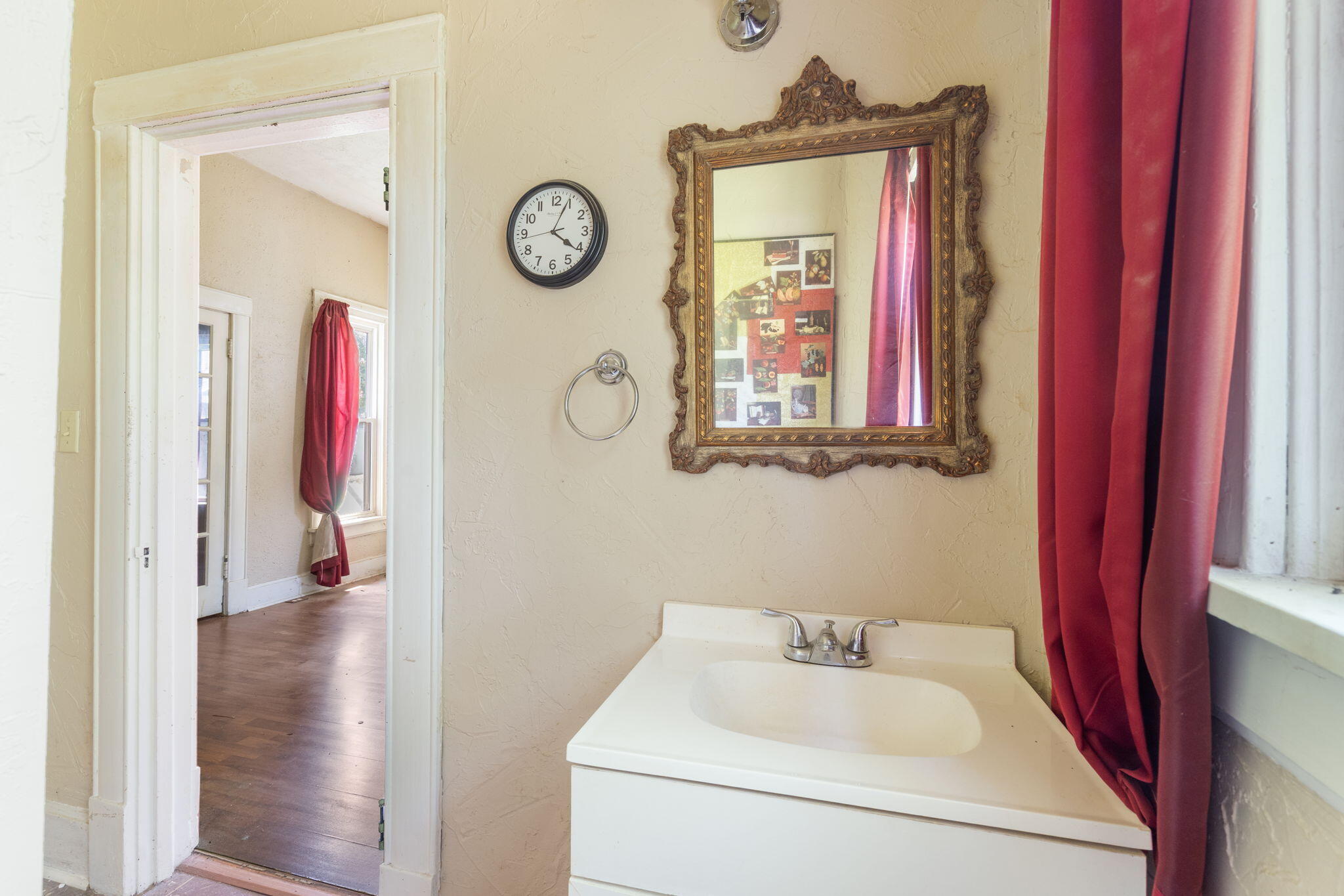 1123 West Hovey Street Property Photo 15
