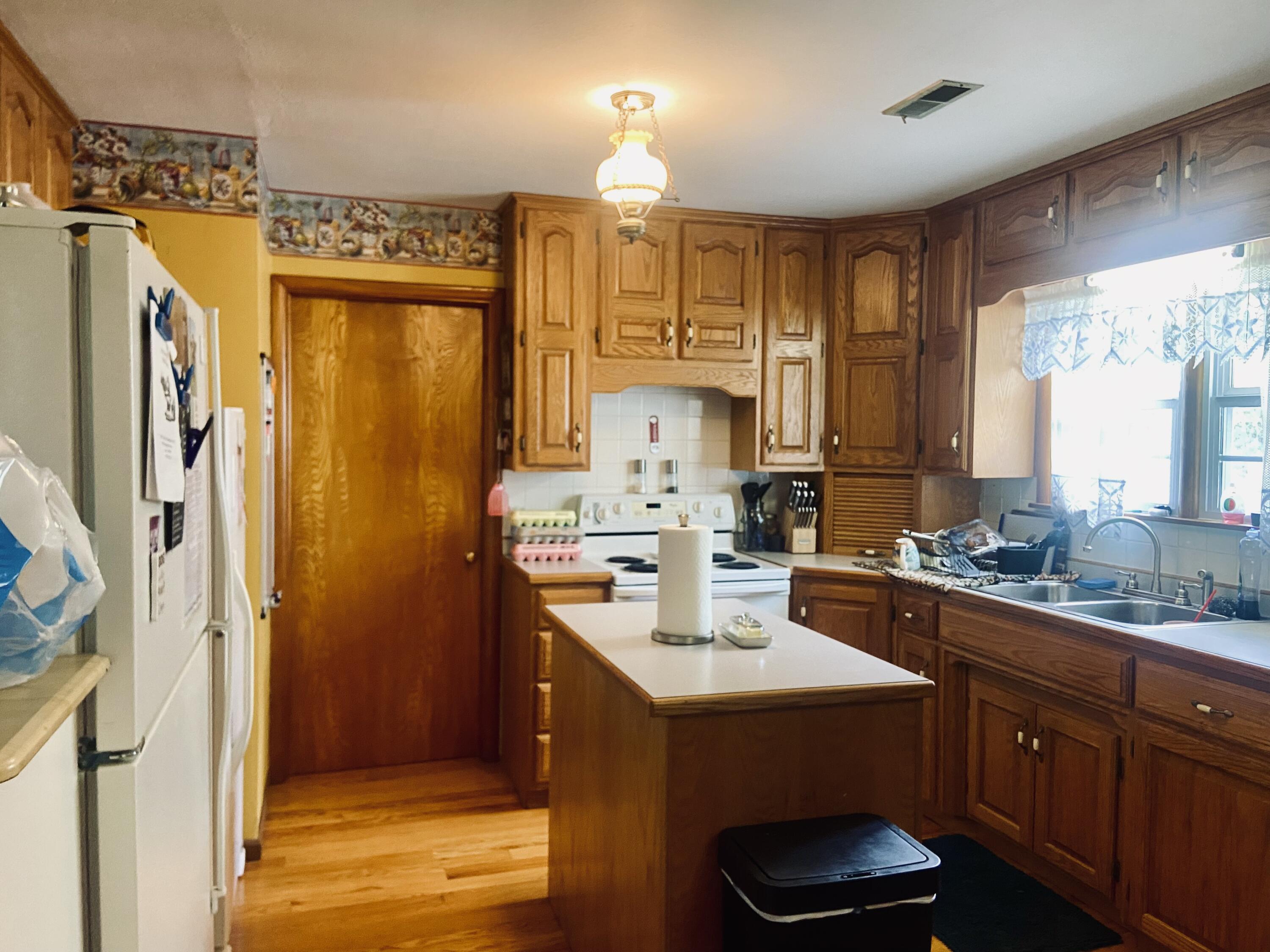 513 Meng Street Property Photo 17