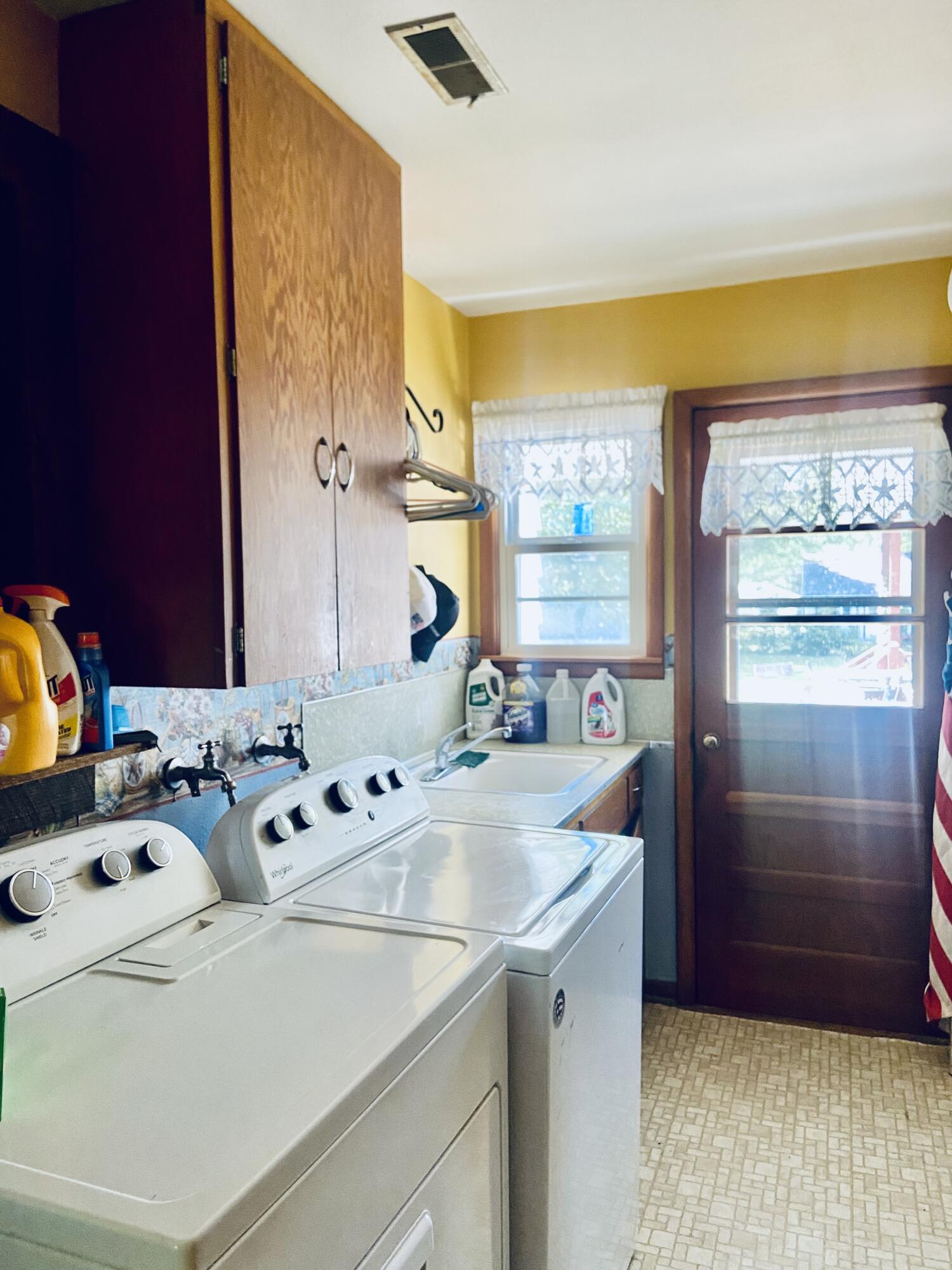 513 Meng Street Property Photo 23