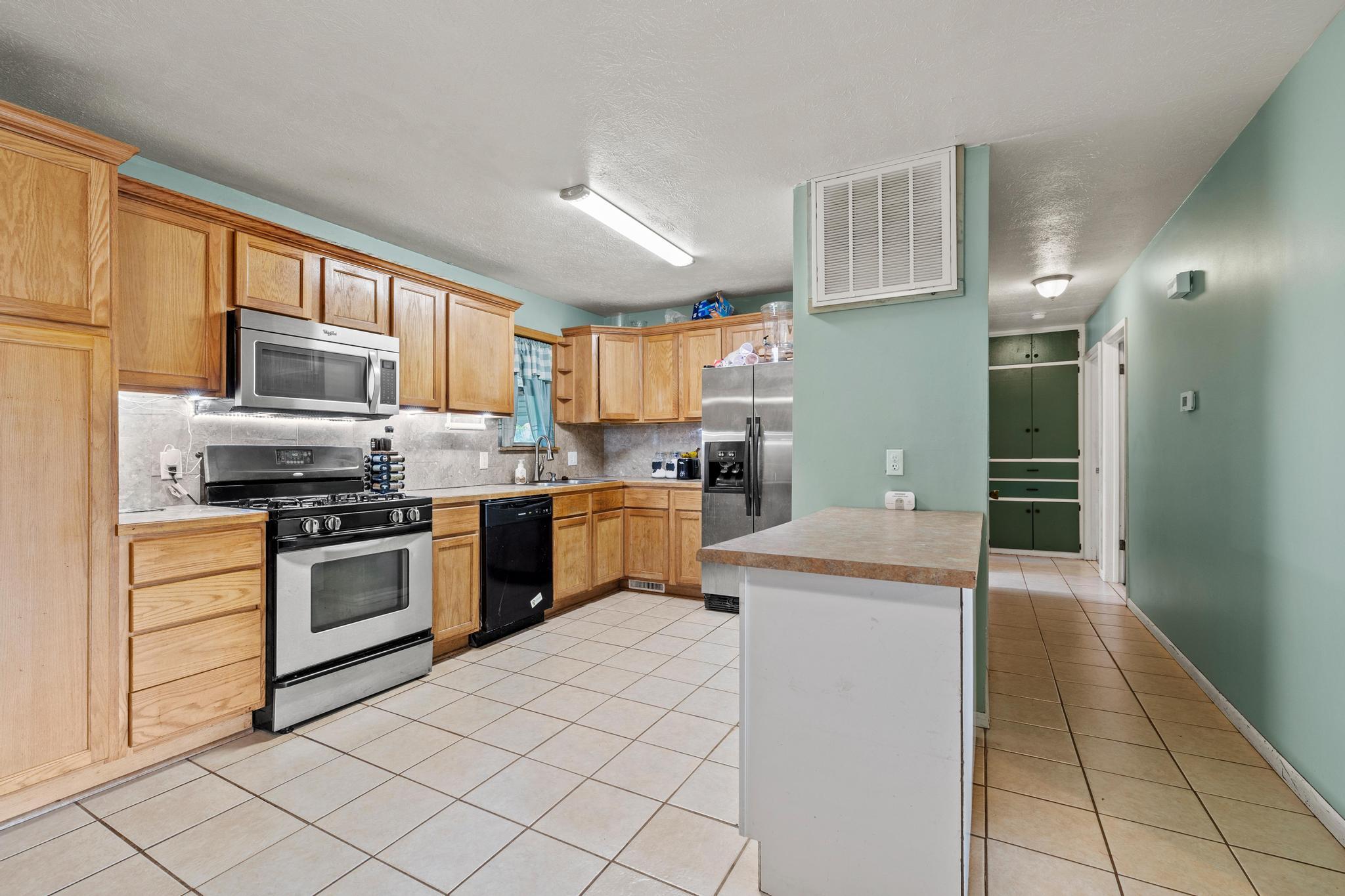 2324 North Fulbright Avenue Property Photo 9