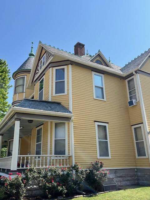 335 South Wood Street Property Photo 5