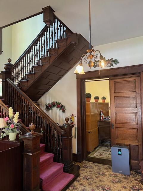 335 South Wood Street Property Photo 6