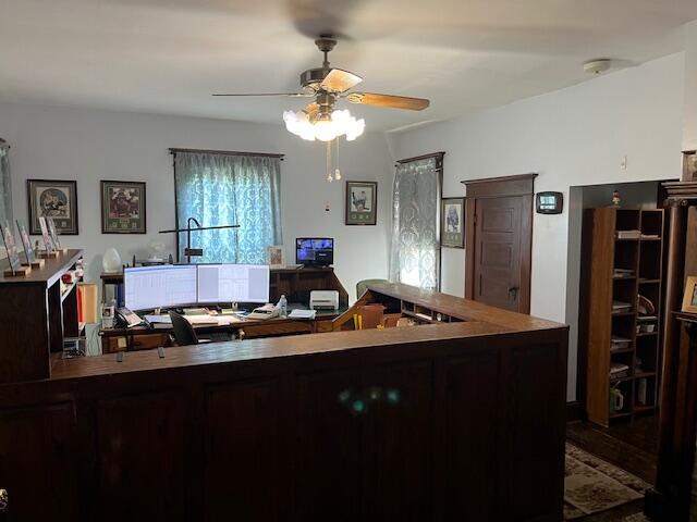 335 South Wood Street Property Photo 7