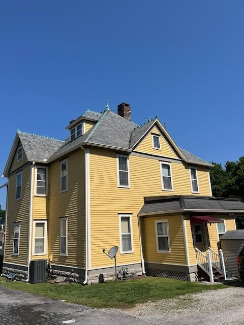 335 South Wood Street Property Photo 44