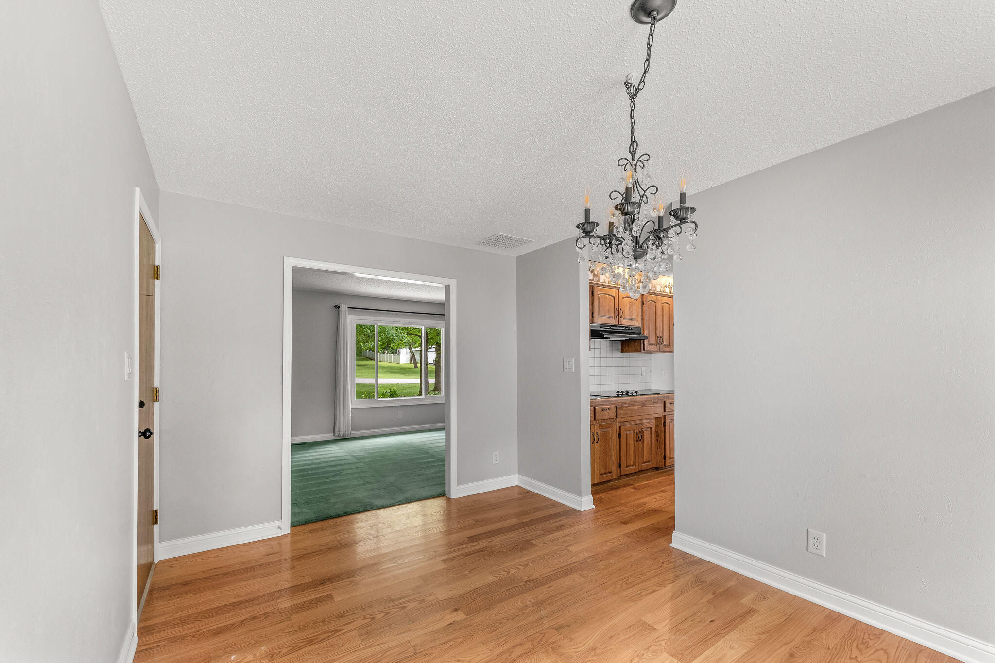 5465 South Woodcliffe Drive Property Photo 8
