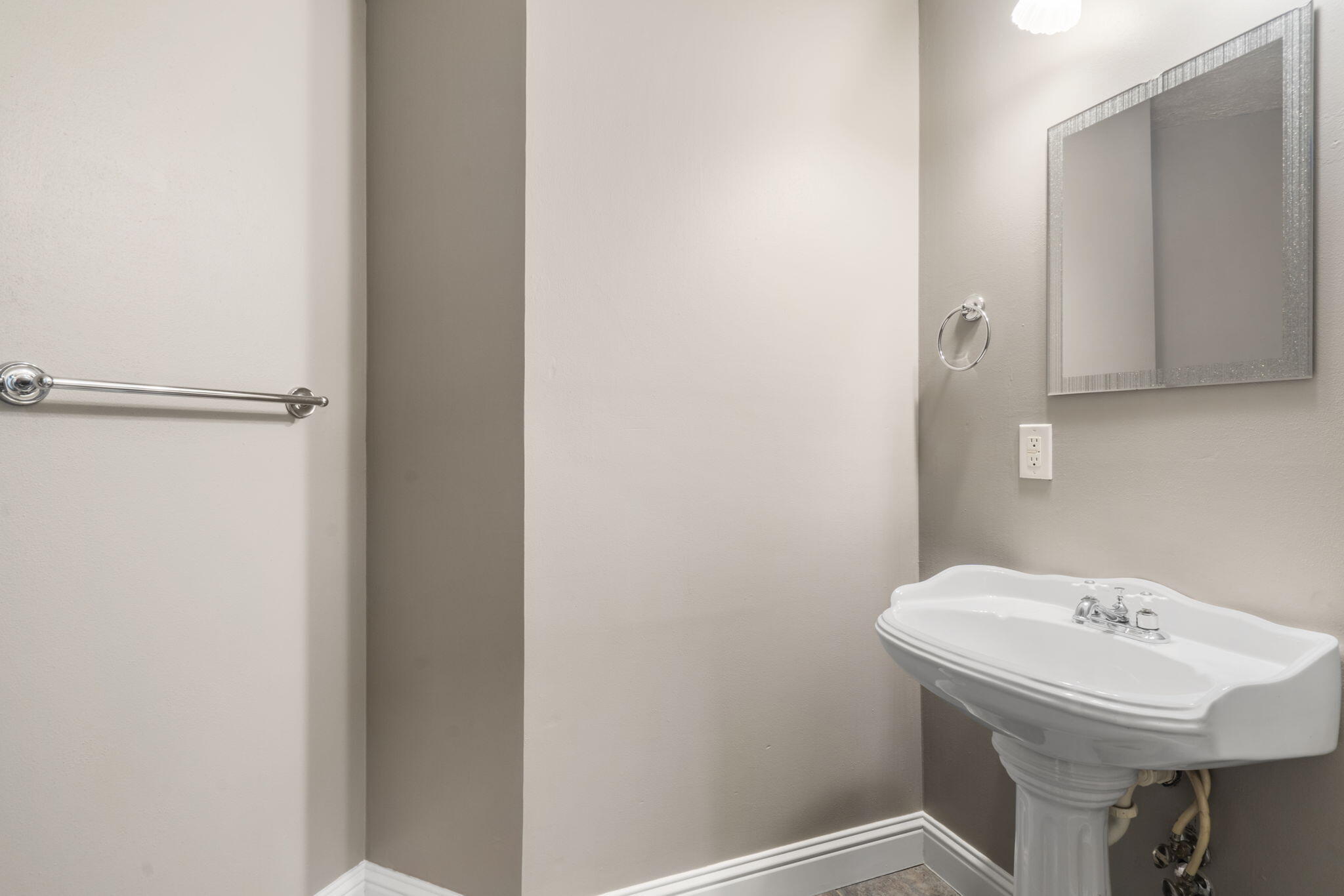 2504 West Fox Fire Court Property Photo 14