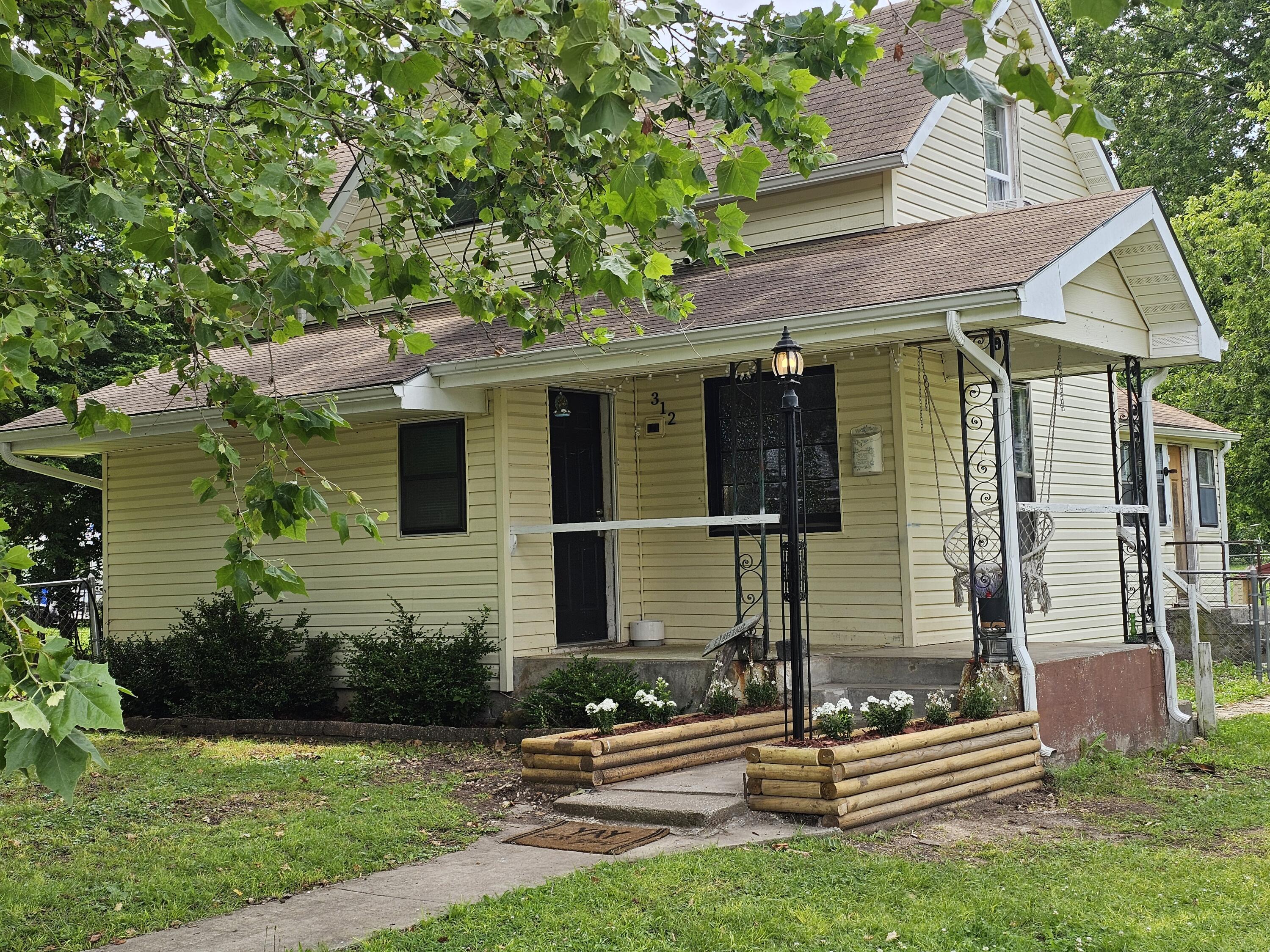 312 West Locust Street Property Photo 2