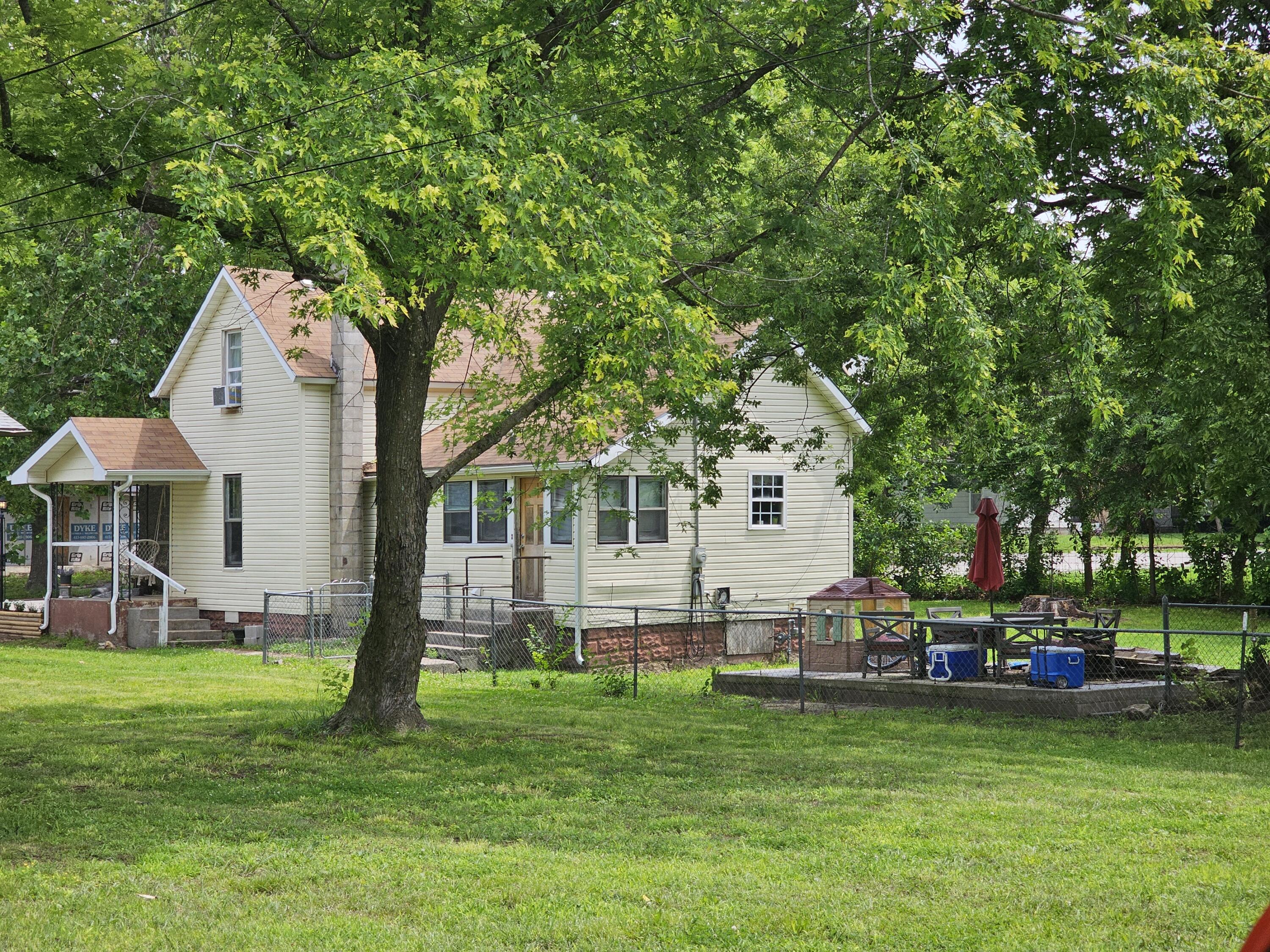 312 West Locust Street Property Photo 4
